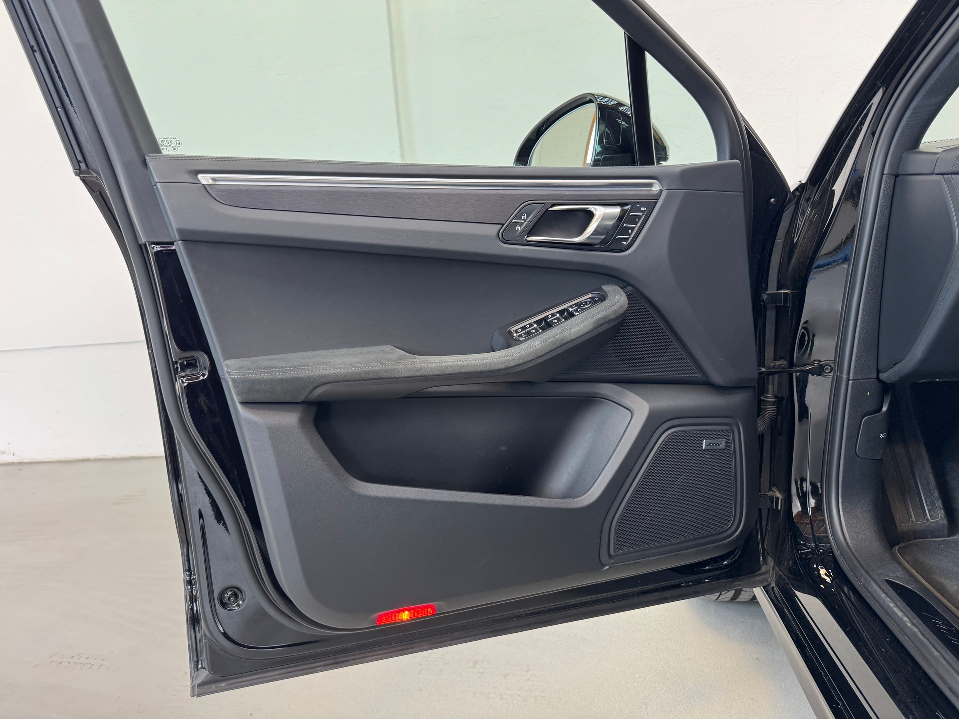 PORSCHE Macan GTS PDK | Facelift | Porsche Approved-image-24
