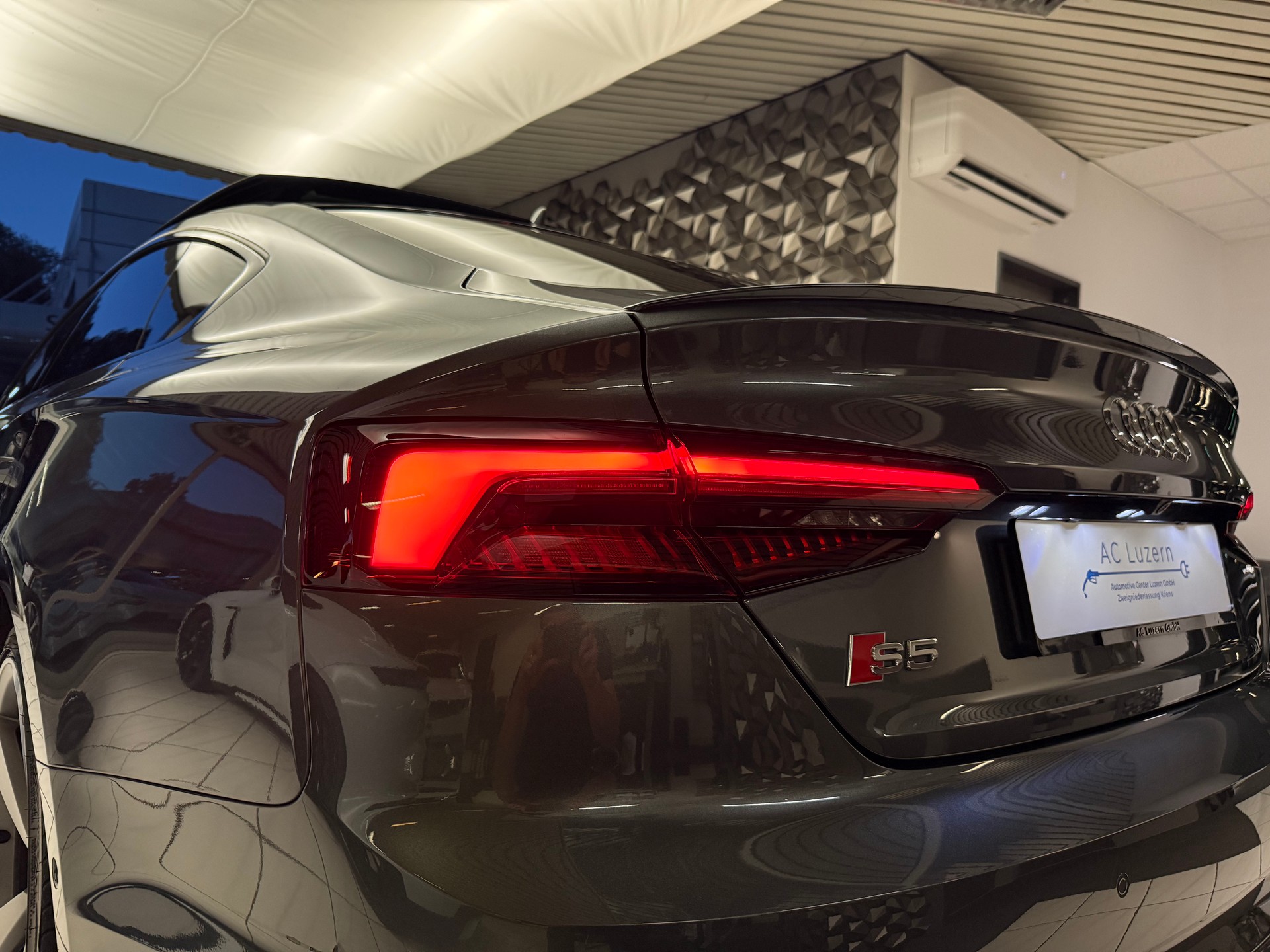 AUDI S5 Sportback 3.0 TFSI quattro tiptronic-image-25