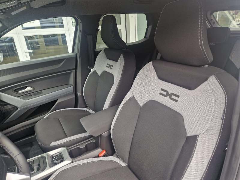 DACIA Duster 1.2 Hybrid Journey 4WD-image-4