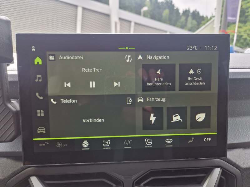 DACIA Duster 1.2 Hybrid Journey 4WD-image-9
