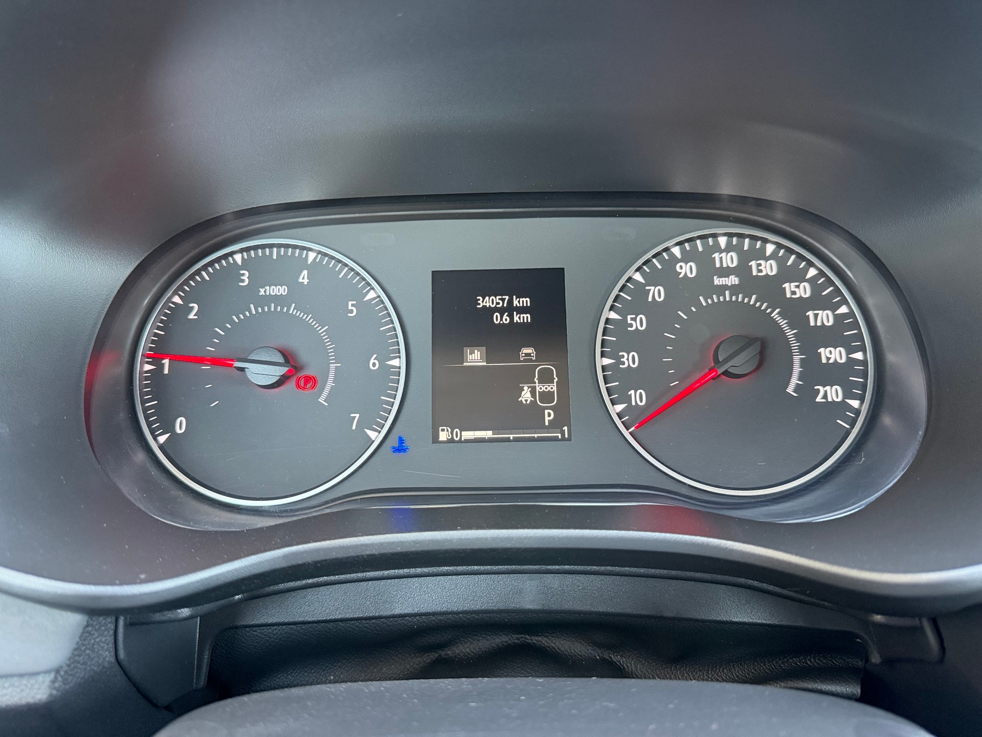 DACIA Sandero Stepway TCe 90 Extreme CVT-image-6