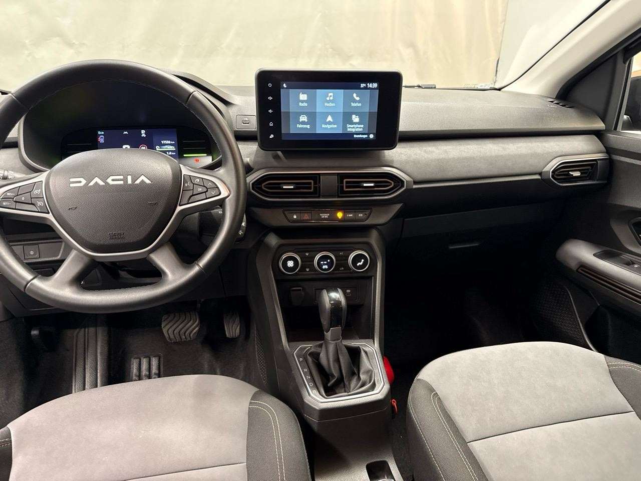 DACIA Jogger HEV 140 Extreme+-image-4