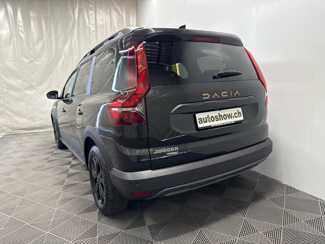 DACIA Jogger HEV 140 Extreme+-image-12
