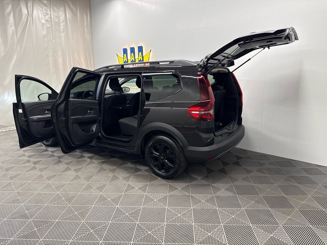 DACIA Jogger HEV 140 Extreme+-image-11
