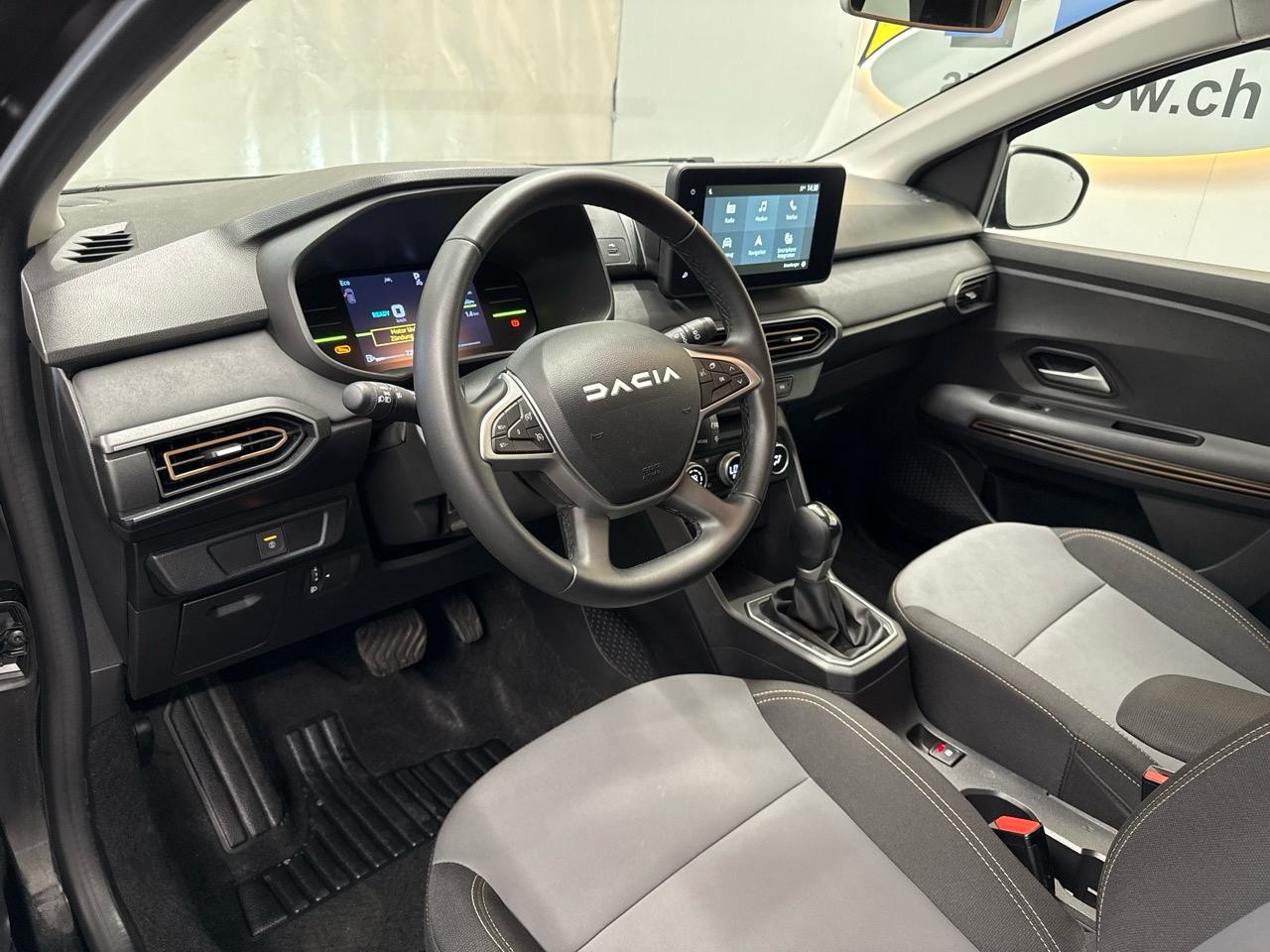 DACIA Jogger HEV 140 Extreme+-image-2