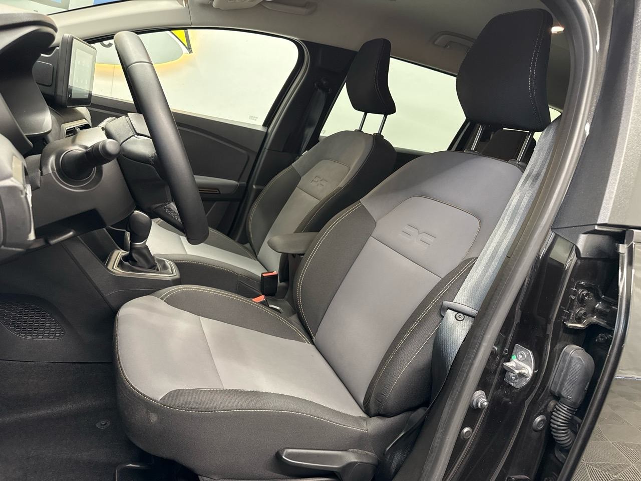 DACIA Jogger HEV 140 Extreme+-image-3