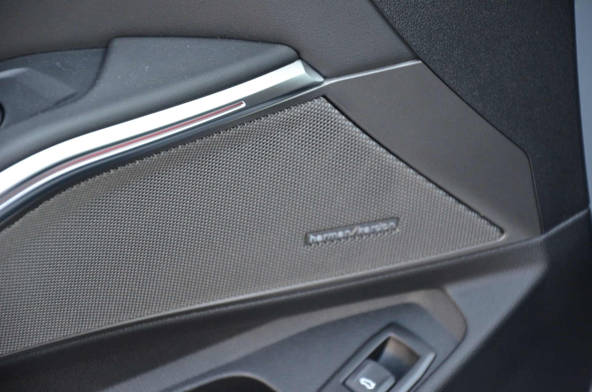 BMW M3 Touring xDrive Competition M-image-17