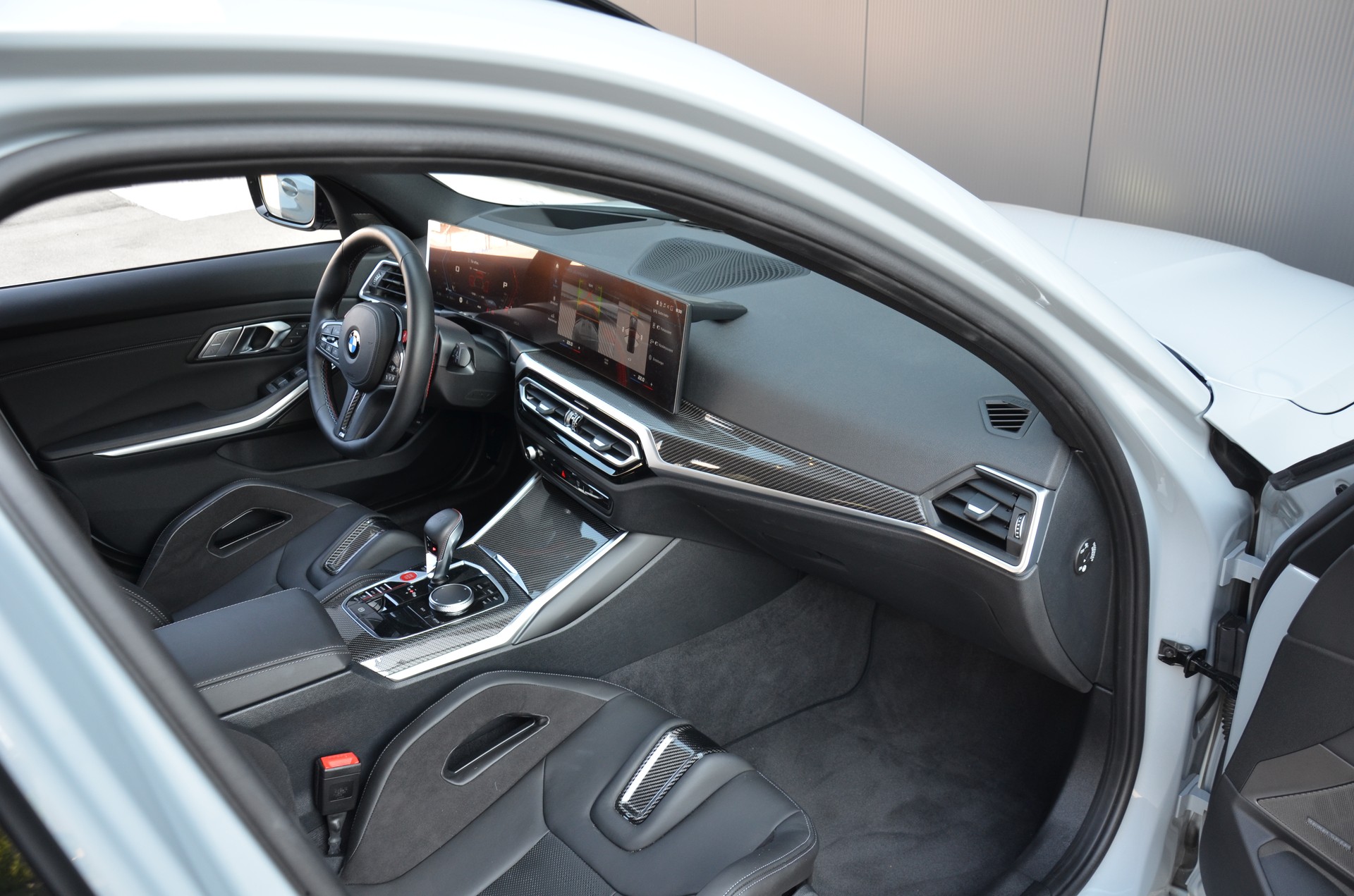 BMW M3 Touring xDrive Competition M-image-11
