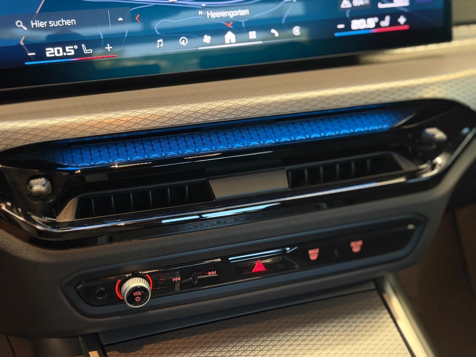 BMW M340i xDrive 48V Steptronic M Sport-image-24