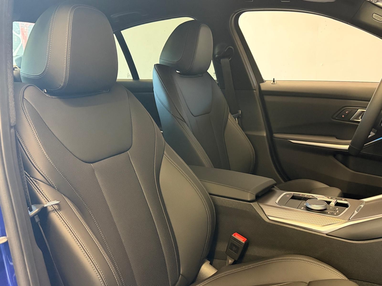 BMW M340i xDrive 48V Steptronic M Sport-image-15