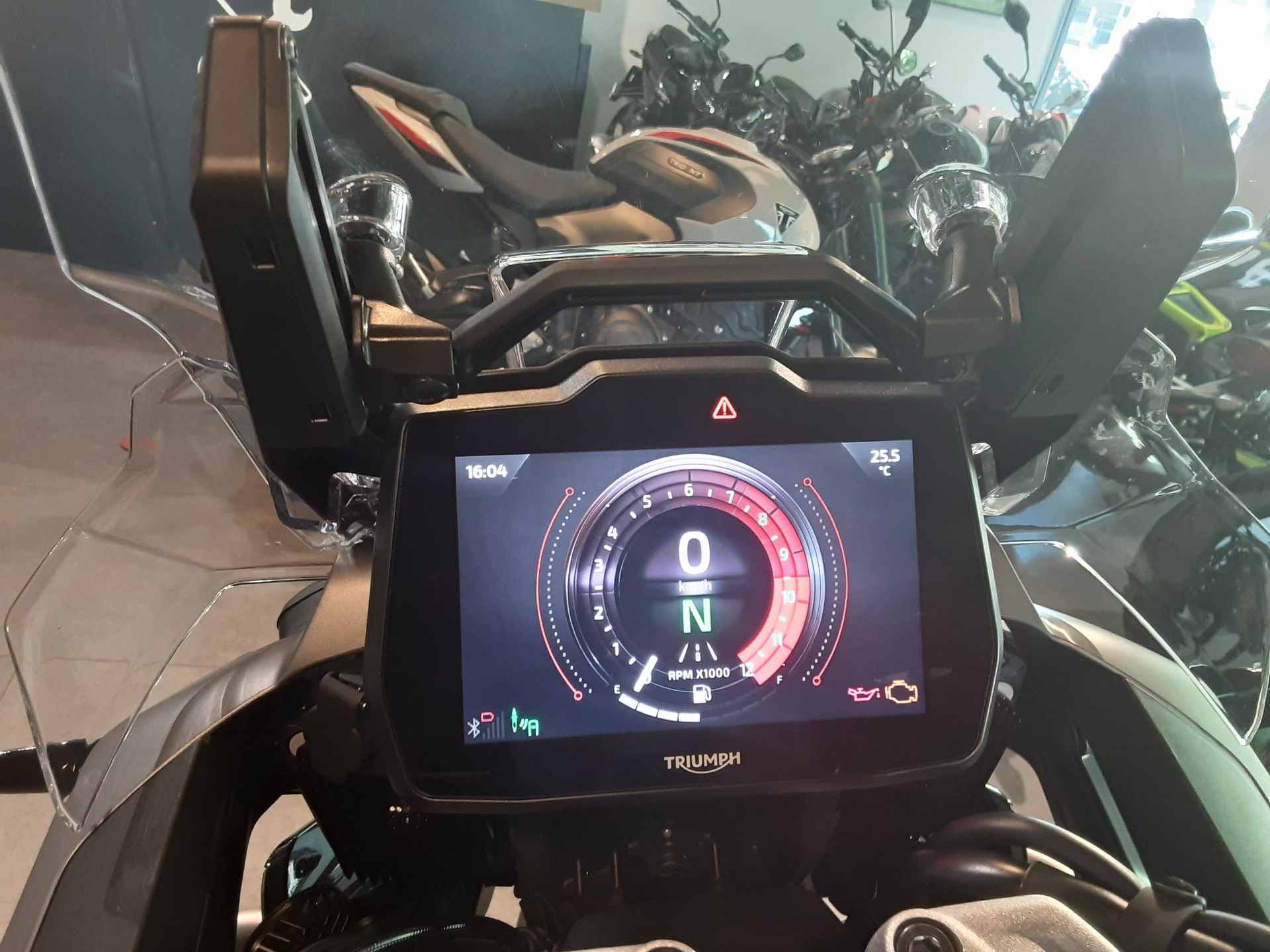 TRIUMPH Explorer GT-image-8
