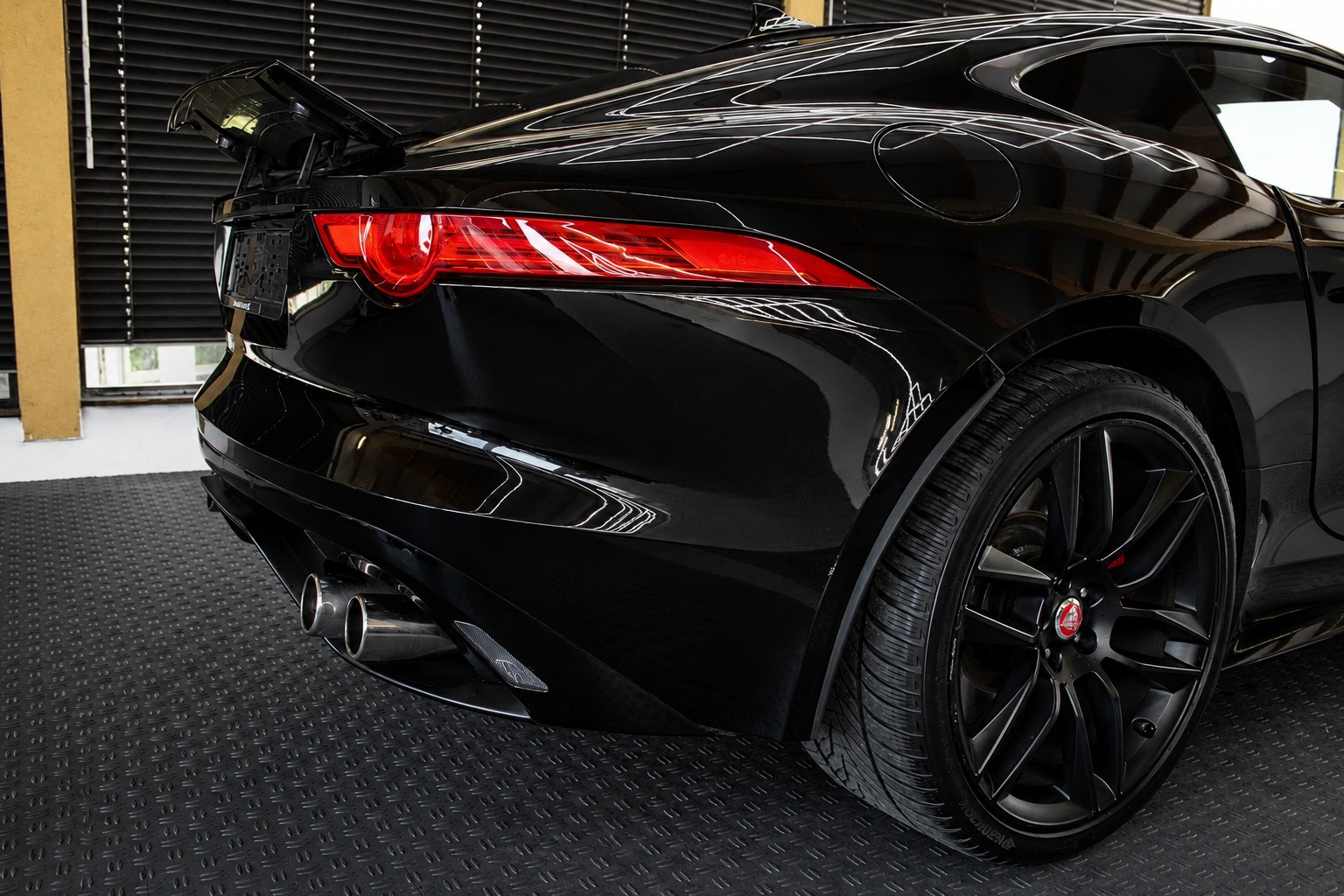 JAGUAR F-Type Coupé R 5.0 V8 S/C-image-3