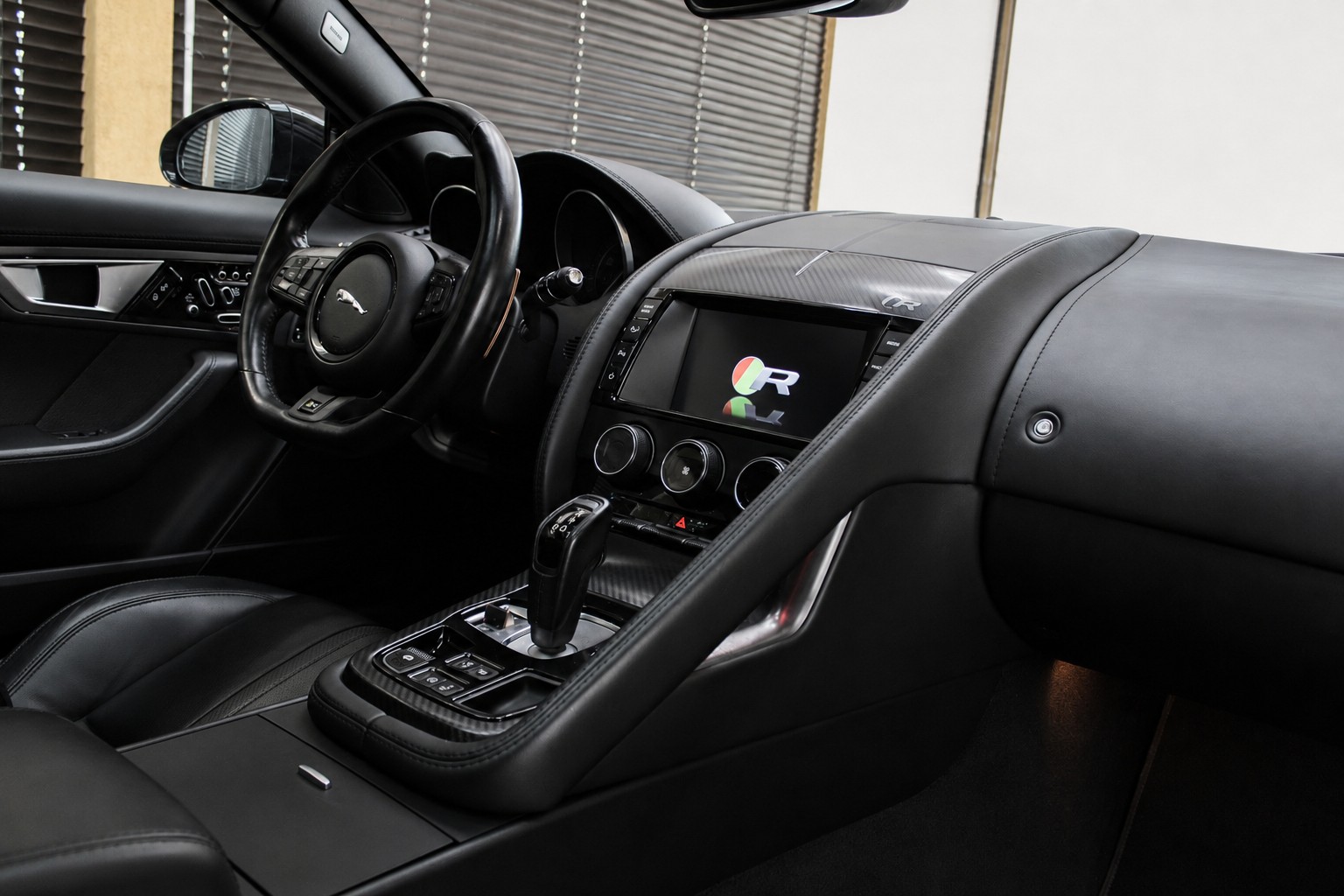 JAGUAR F-Type Coupé R 5.0 V8 S/C-image-8
