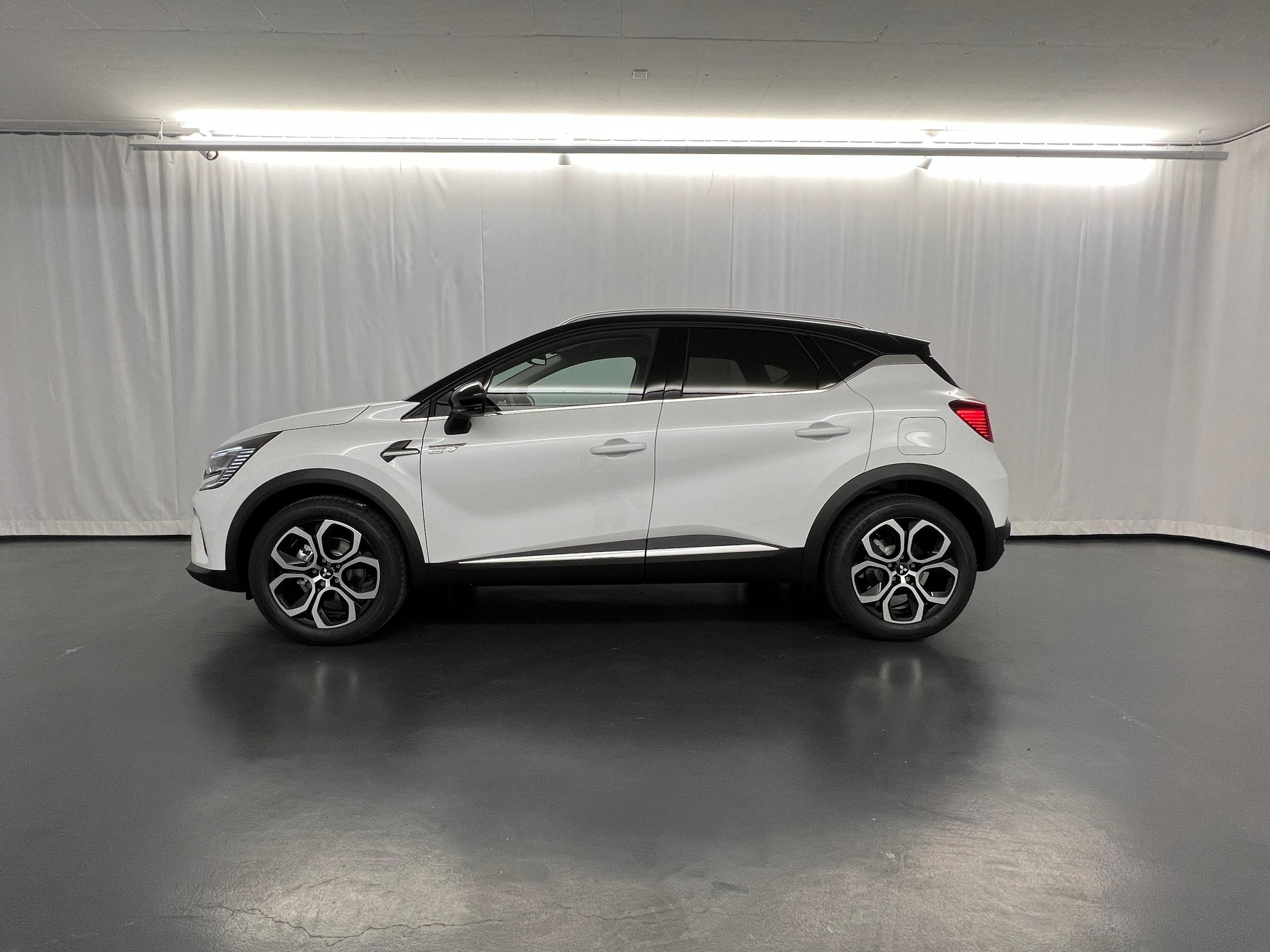 MITSUBISHI ASX 1.6 PHEV Intense-image-3