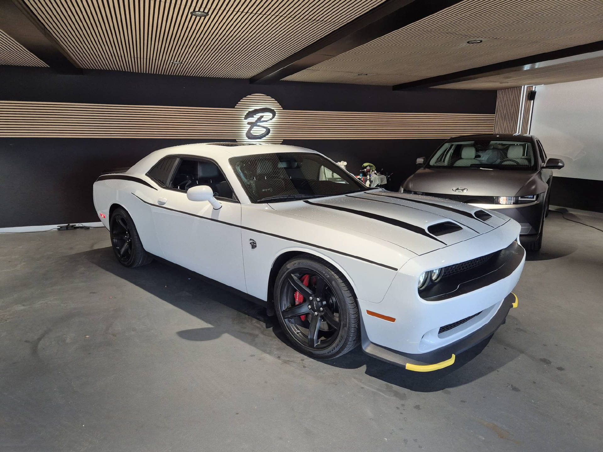 DODGE Challenger 6.2 V8 SC HEMI SRT Hellcat-image-0