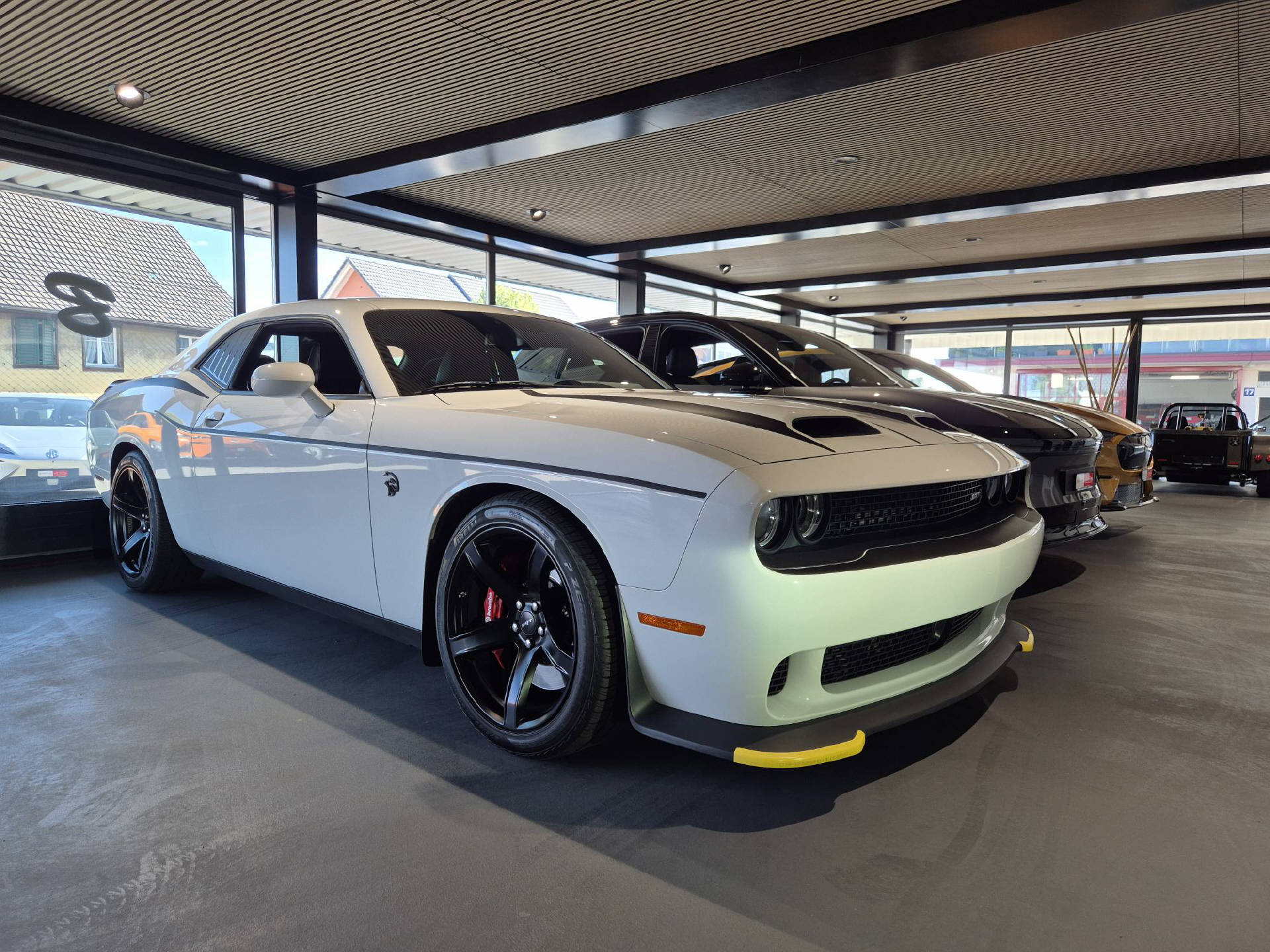 DODGE Challenger 6.2 V8 SC HEMI SRT Hellcat-image-10