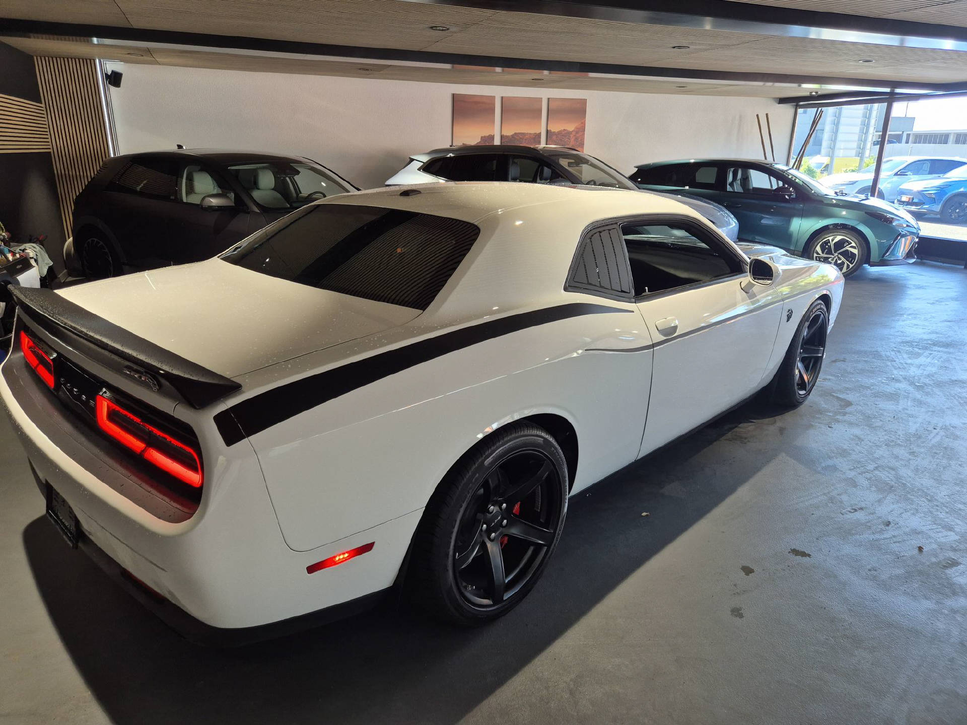 DODGE Challenger 6.2 V8 SC HEMI SRT Hellcat-image-2
