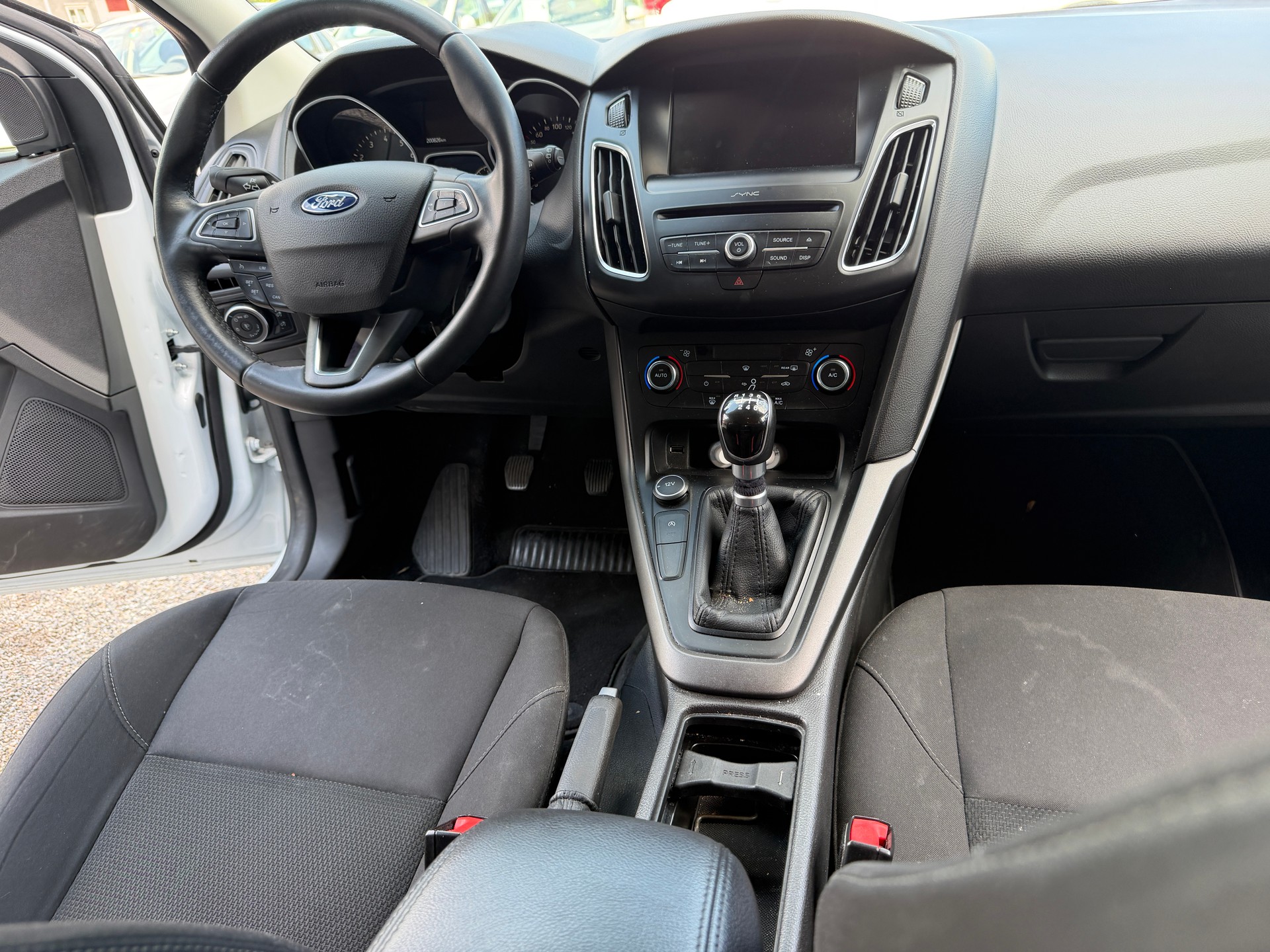 FORD Focus 1.0 SCTi Business-image-9