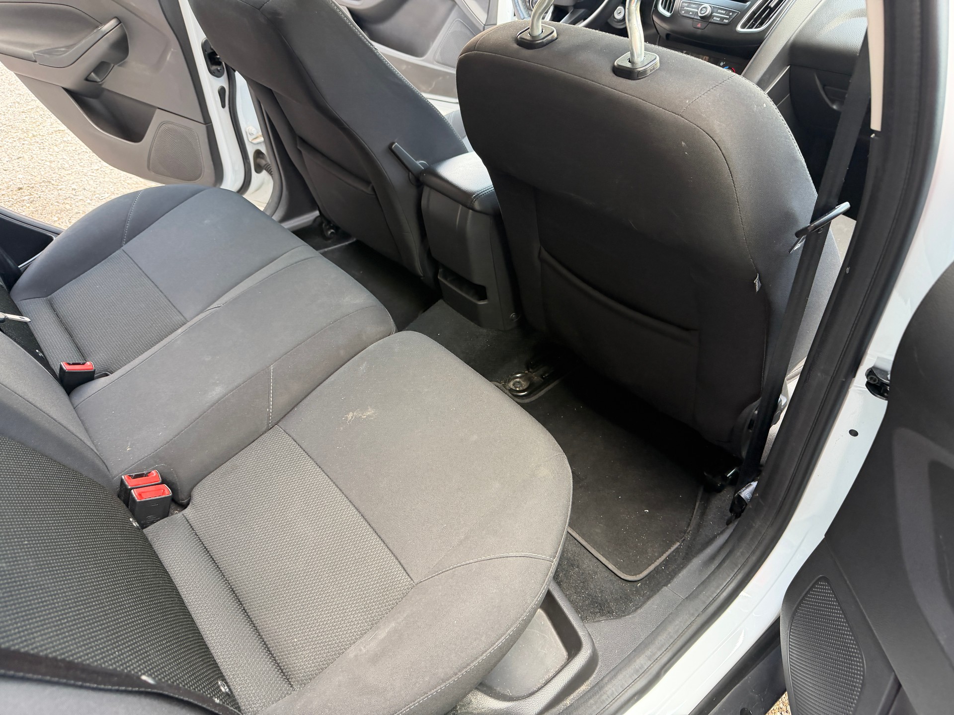 FORD Focus 1.0 SCTi Business-image-10