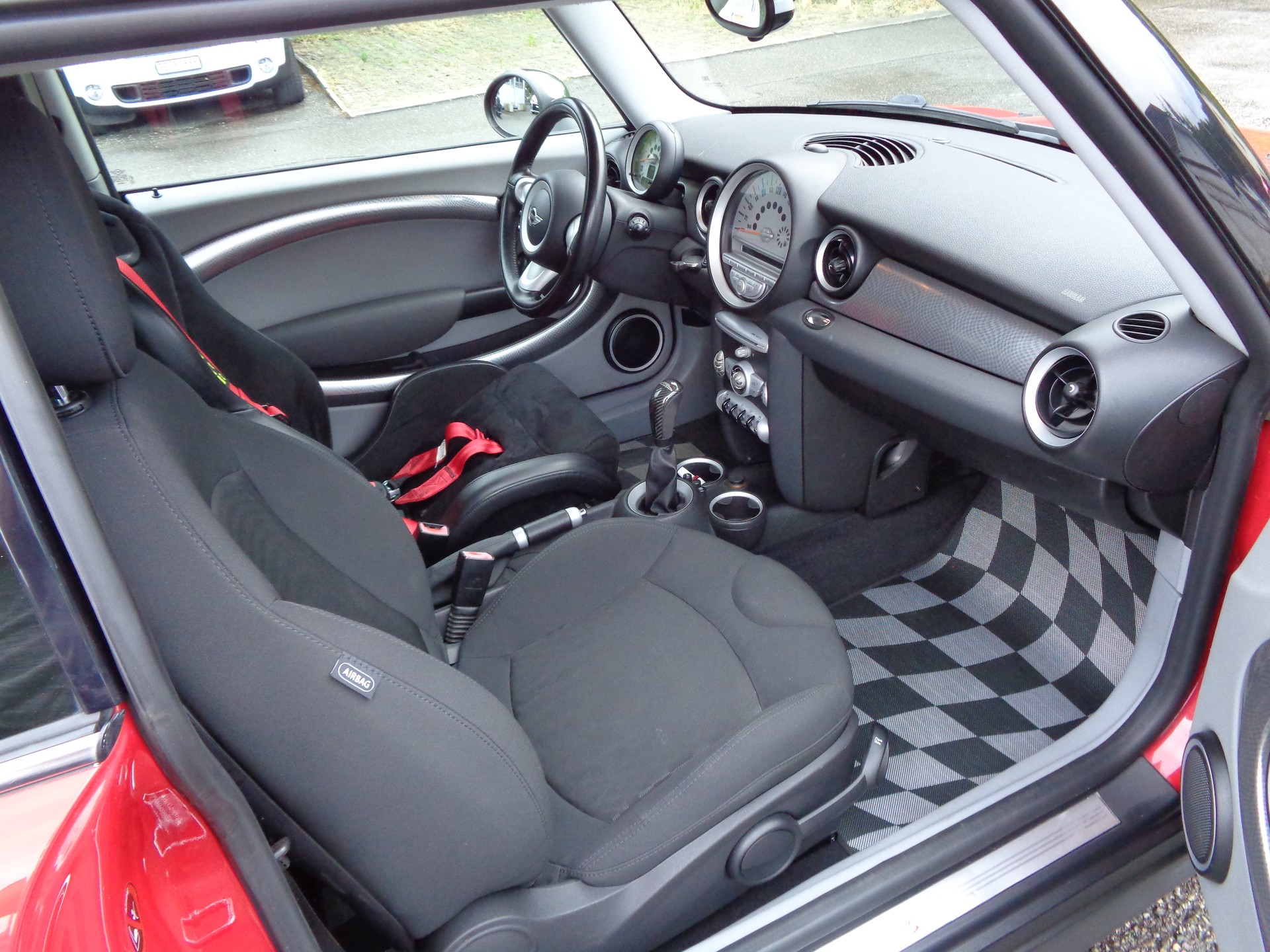 MINI Cooper S-image-6