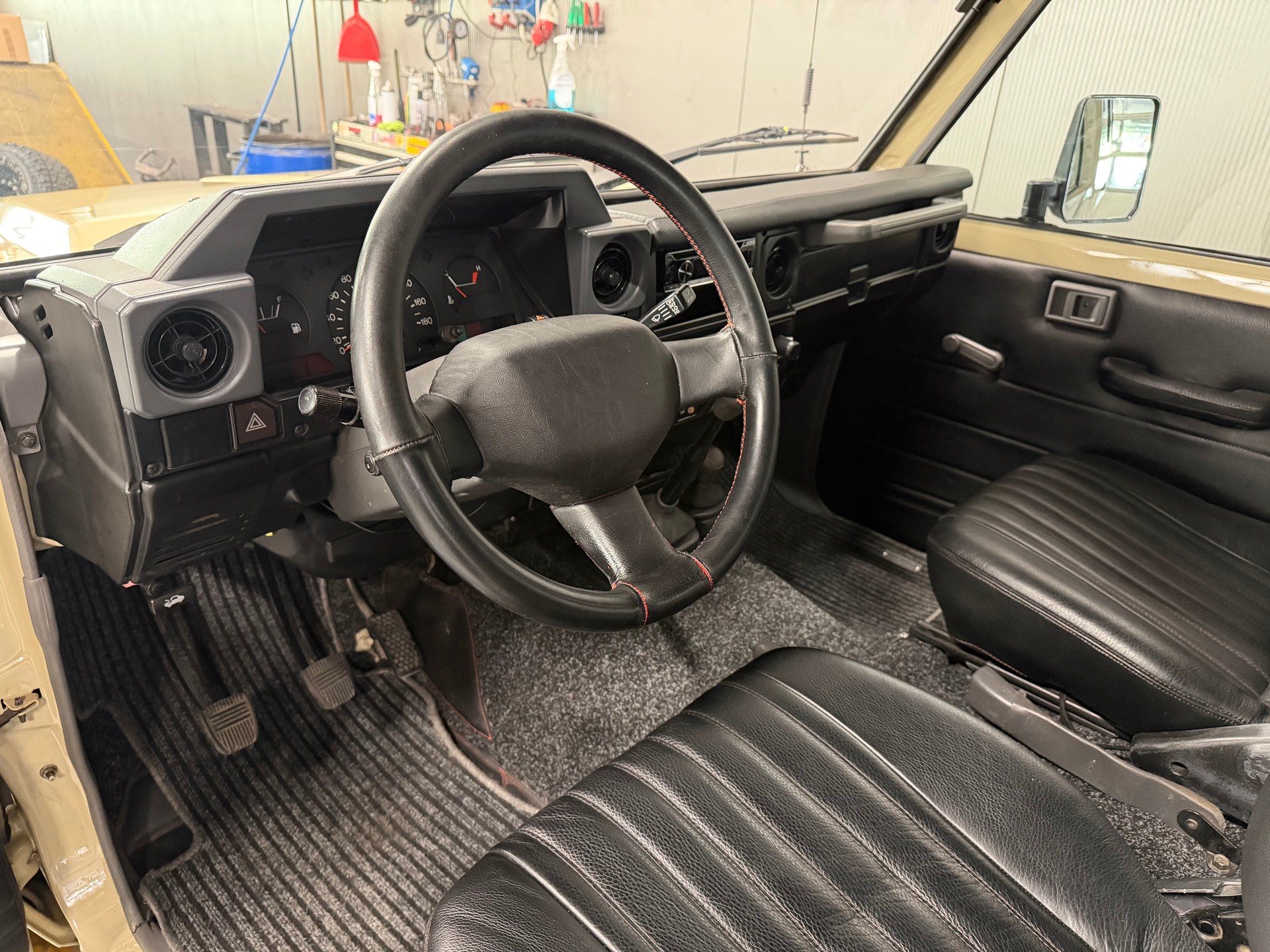 TOYOTA Land Cruiser 400 Hdt Long 4.2D-image-11
