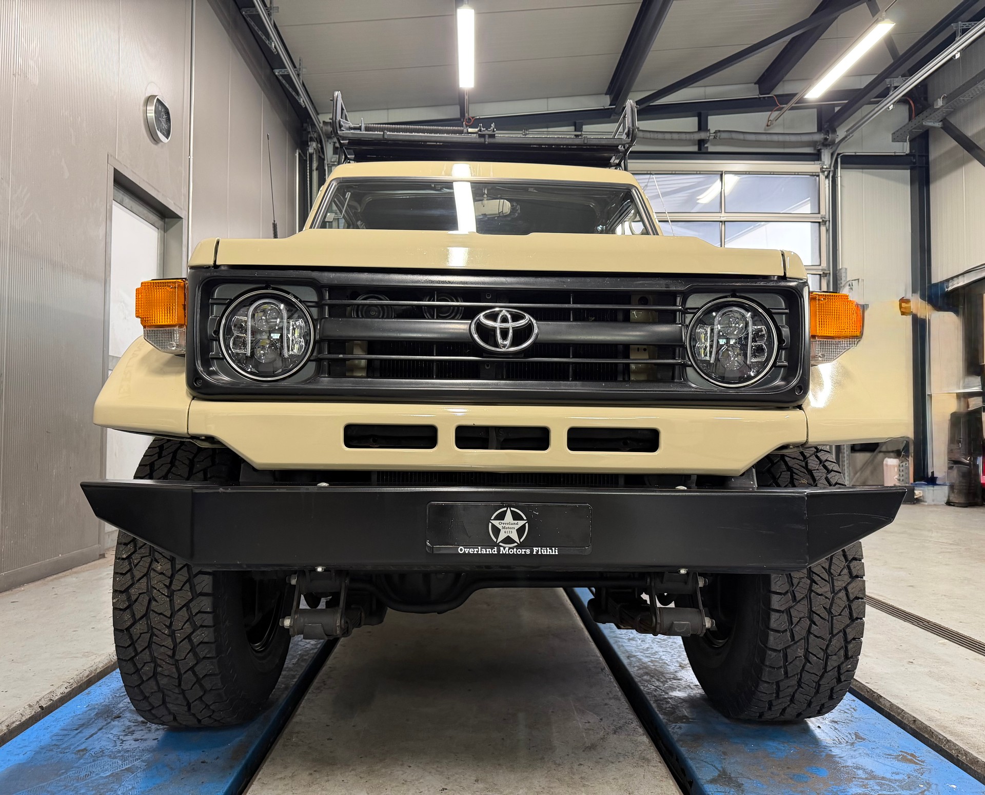 TOYOTA Land Cruiser 400 Hdt Long 4.2D-image-8