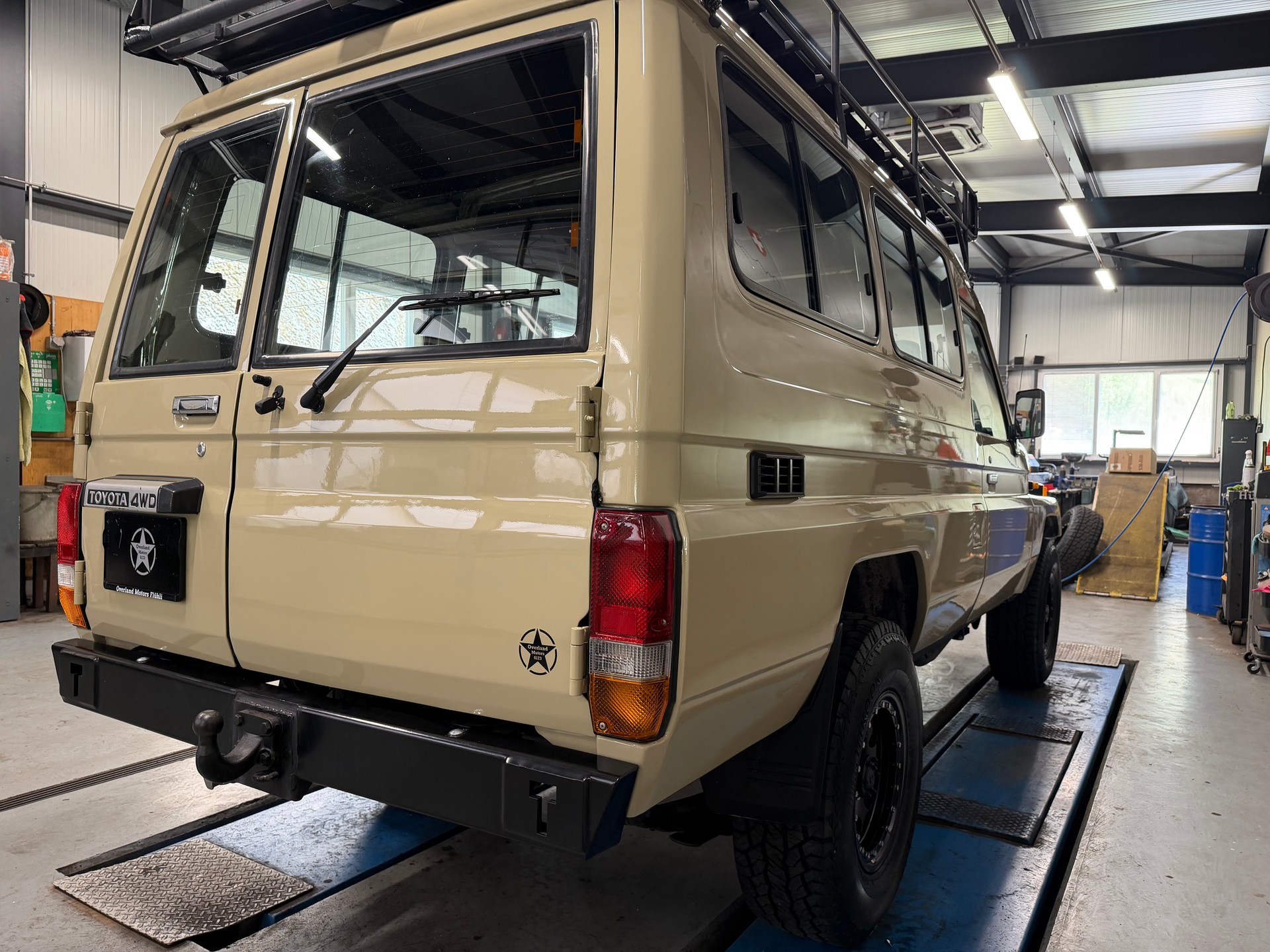 TOYOTA Land Cruiser 400 Hdt Long 4.2D-image-6
