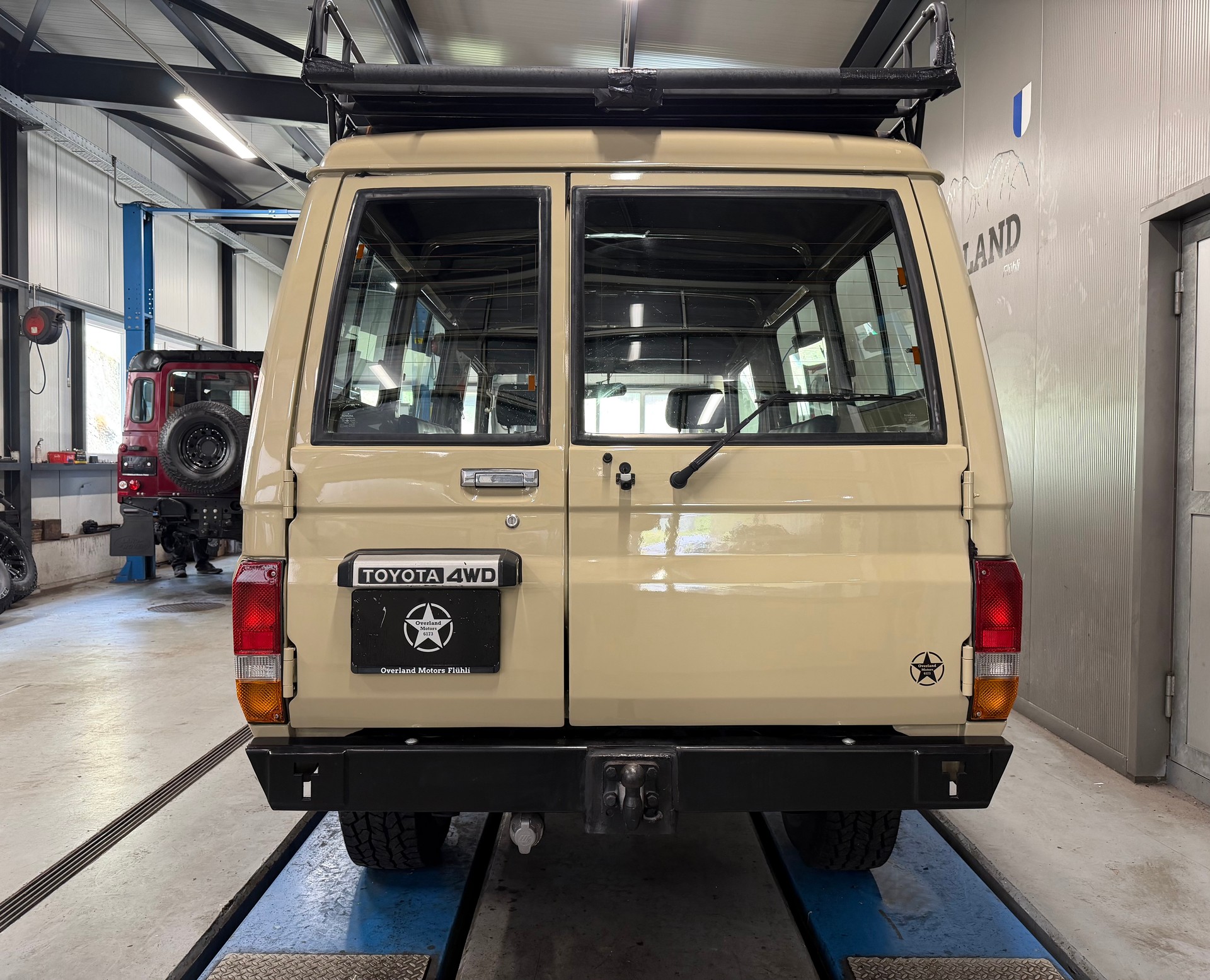 TOYOTA Land Cruiser 400 Hdt Long 4.2D-image-3