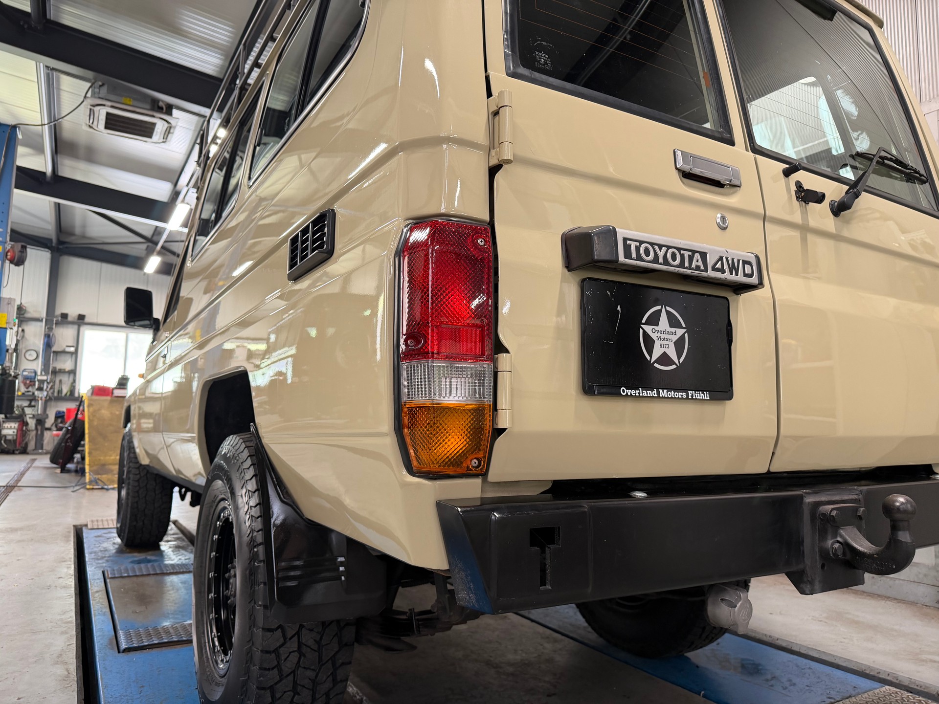 TOYOTA Land Cruiser 400 Hdt Long 4.2D-image-5