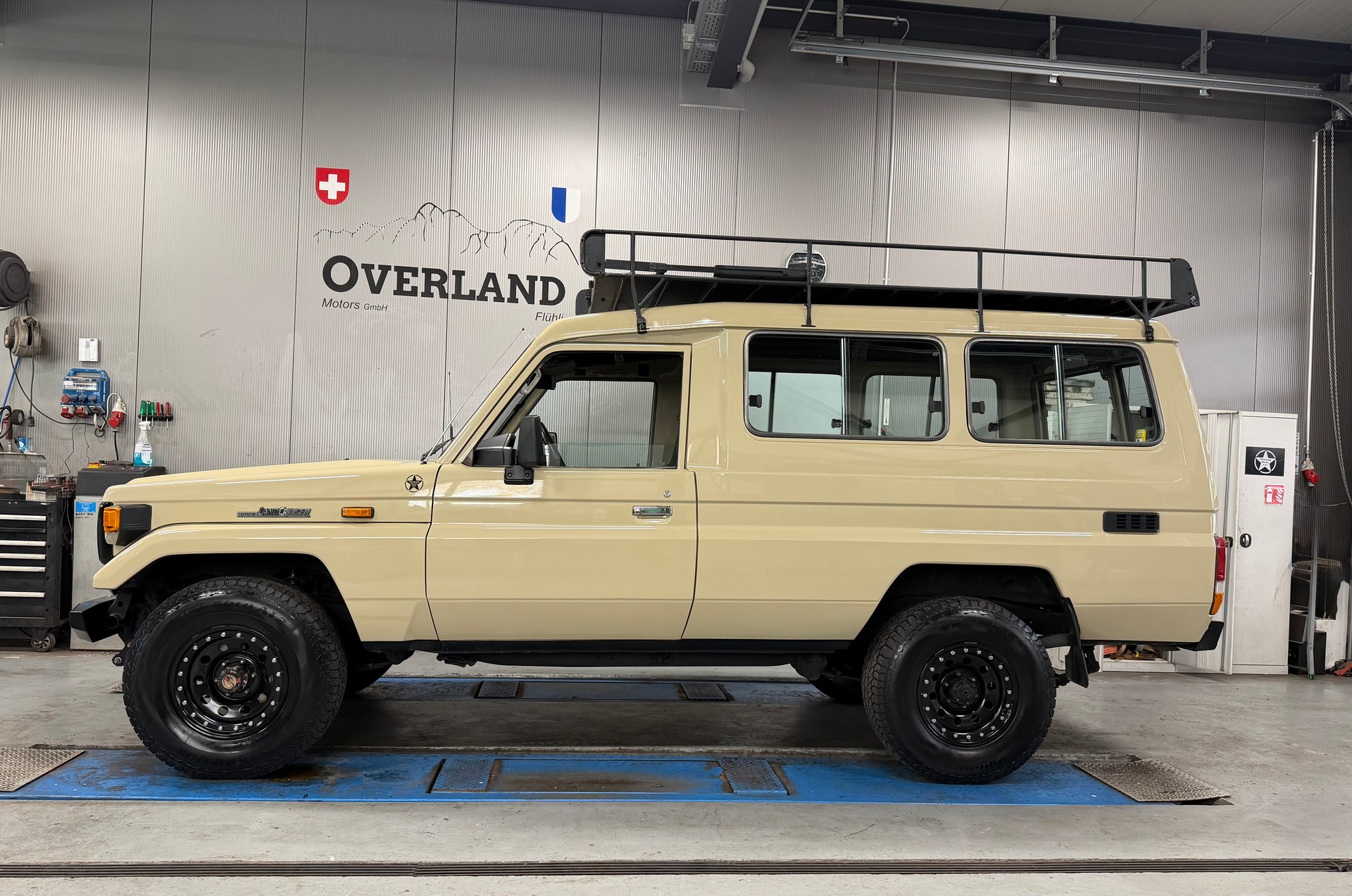 TOYOTA Land Cruiser 400 Hdt Long 4.2D-image-1