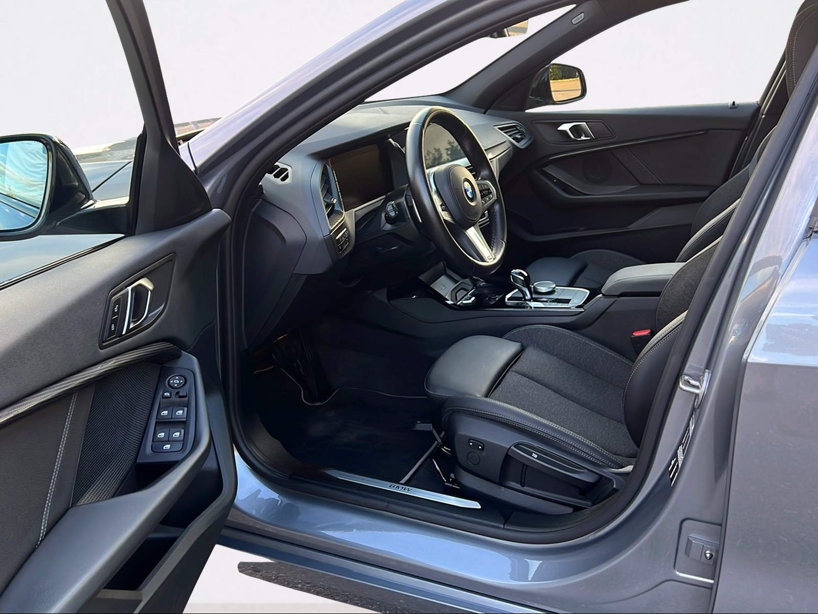 BMW 120i Sport Line Steptronic-image-9
