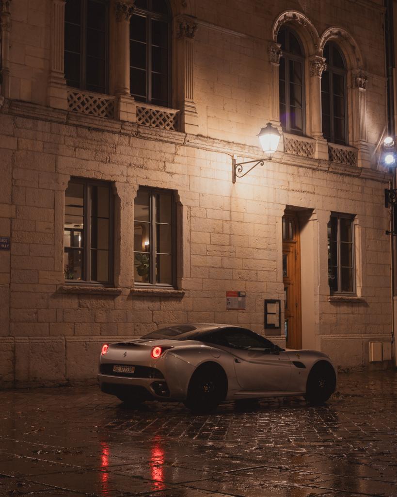 FERRARI 4.3-image-0