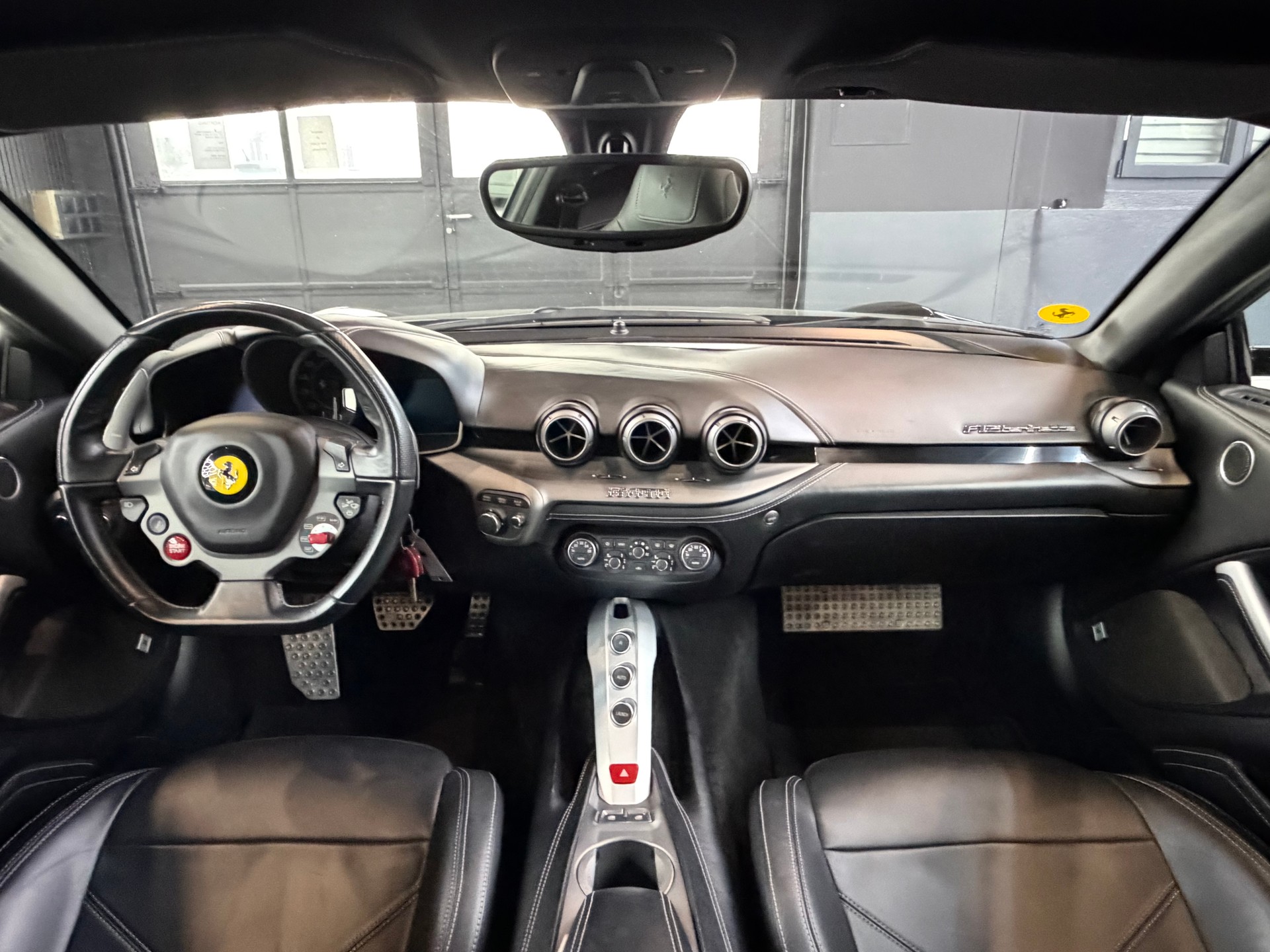 FERRARI F12 Berlinetta-image-14