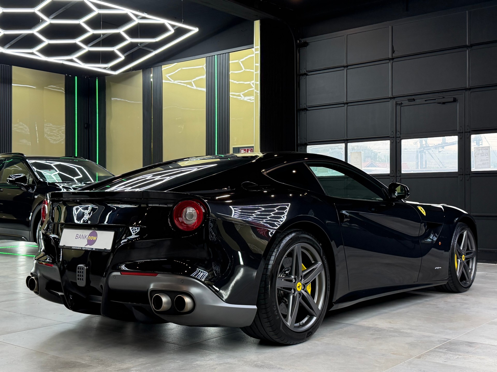 FERRARI F12 Berlinetta-image-4