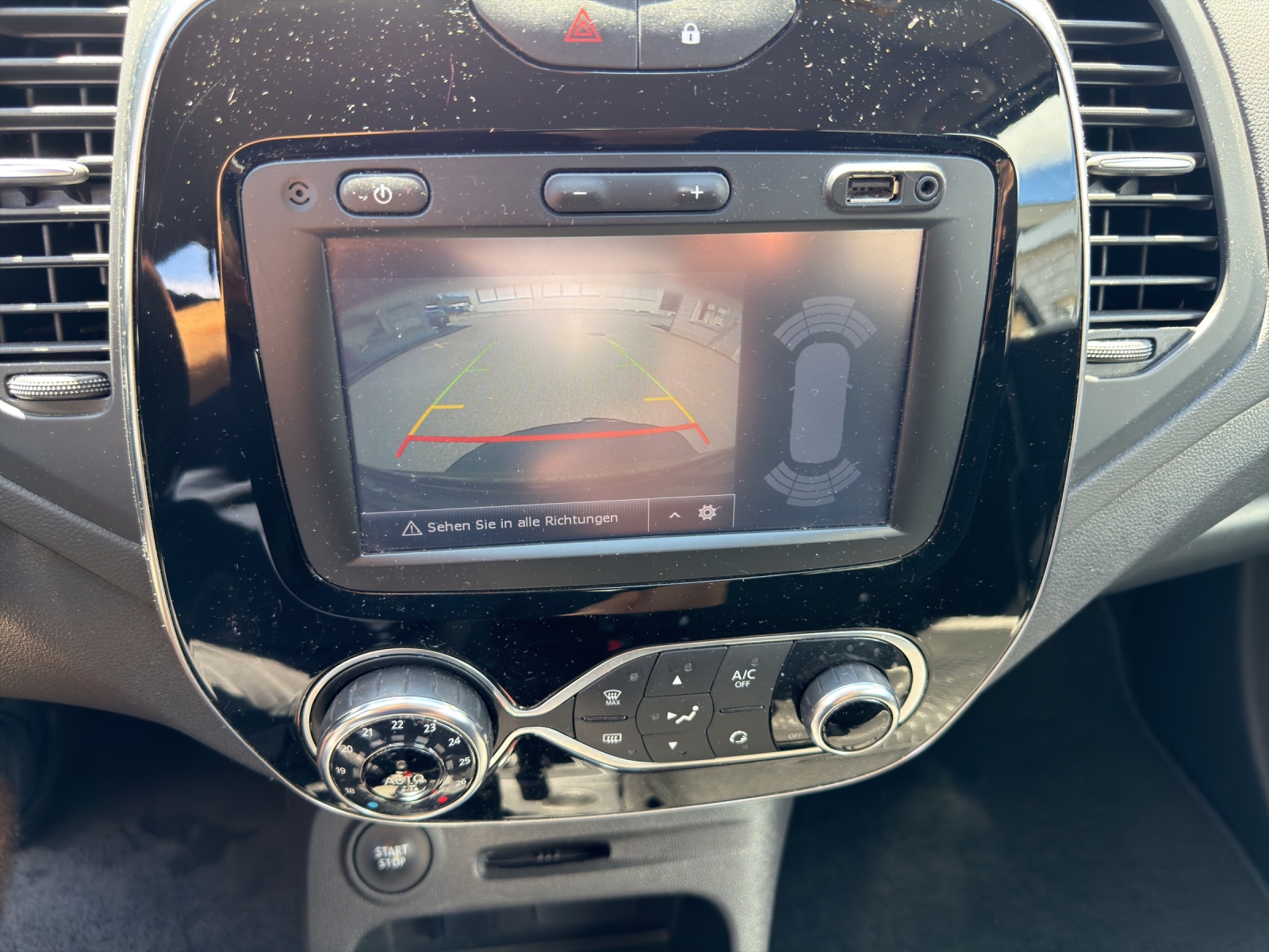 RENAULT Captur 1.2 T 16V Intens-image-14