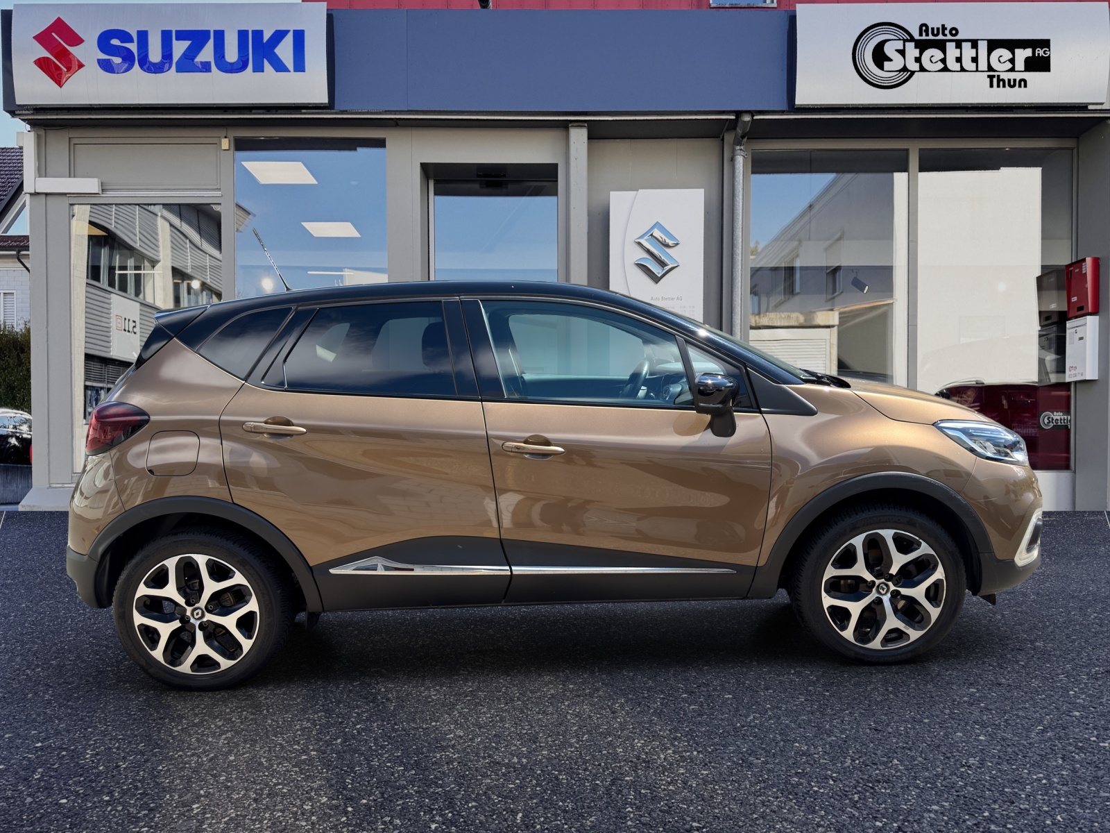 RENAULT Captur 1.2 T 16V Intens-image-6