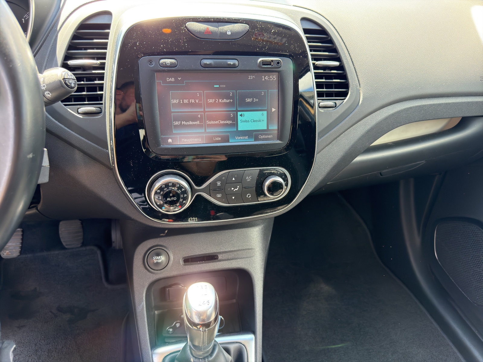 RENAULT Captur 1.2 T 16V Intens-image-13