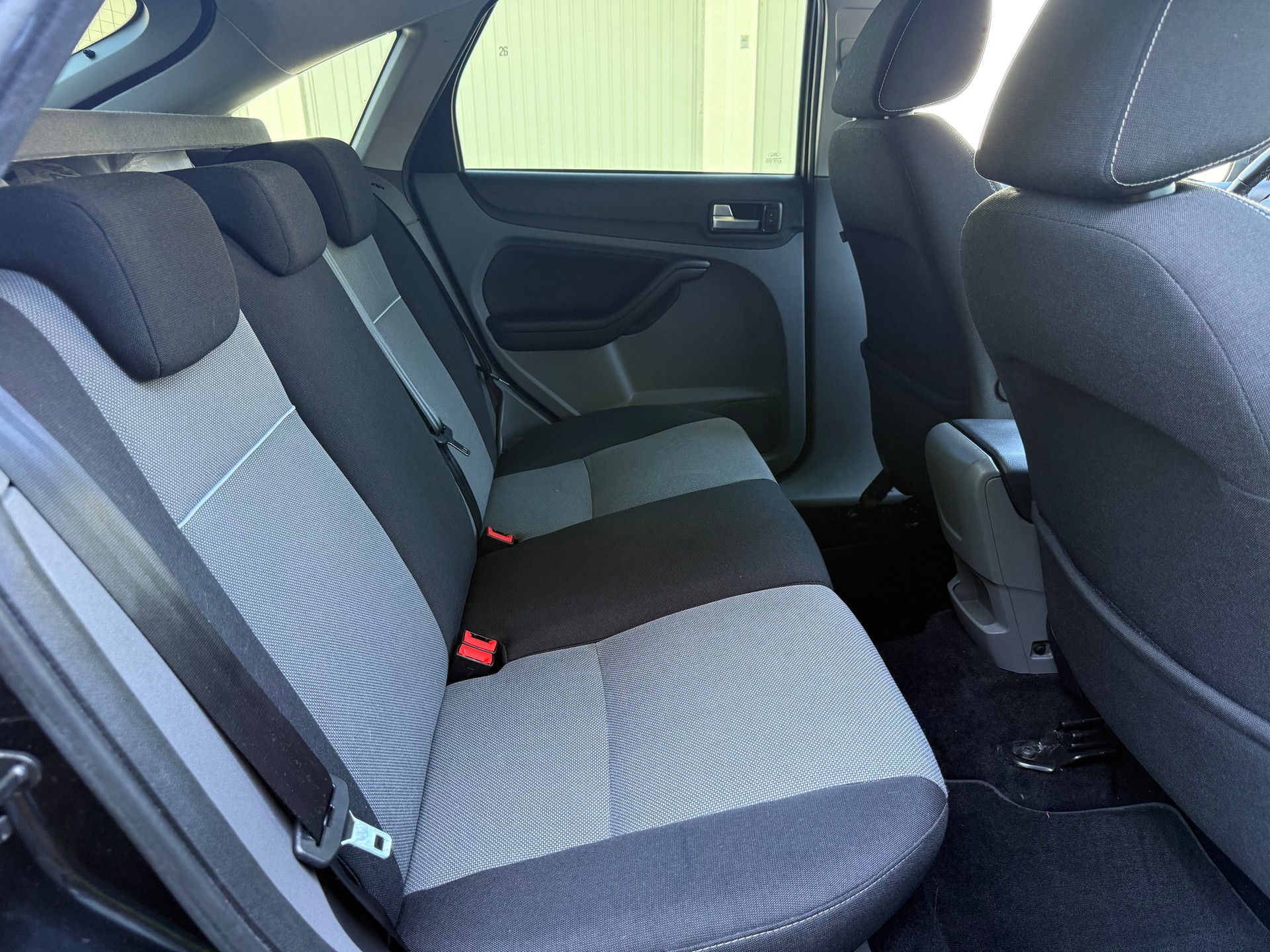 FORD Focus 1.6i VCT Carving-image-12