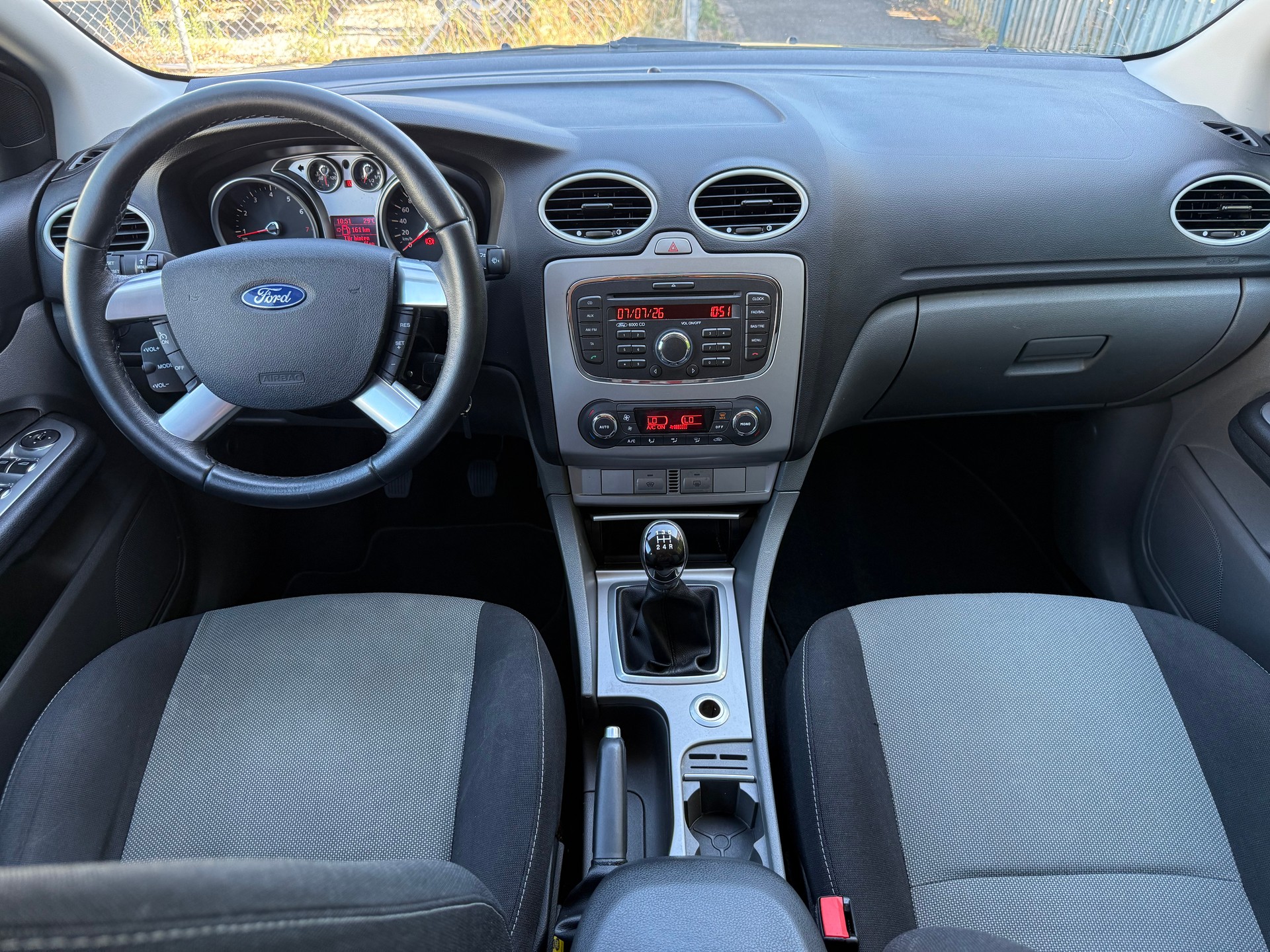 FORD Focus 1.6i VCT Carving-image-10