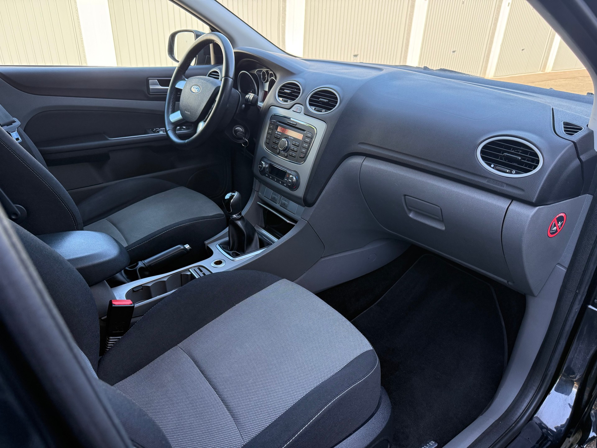 FORD Focus 1.6i VCT Carving-image-9