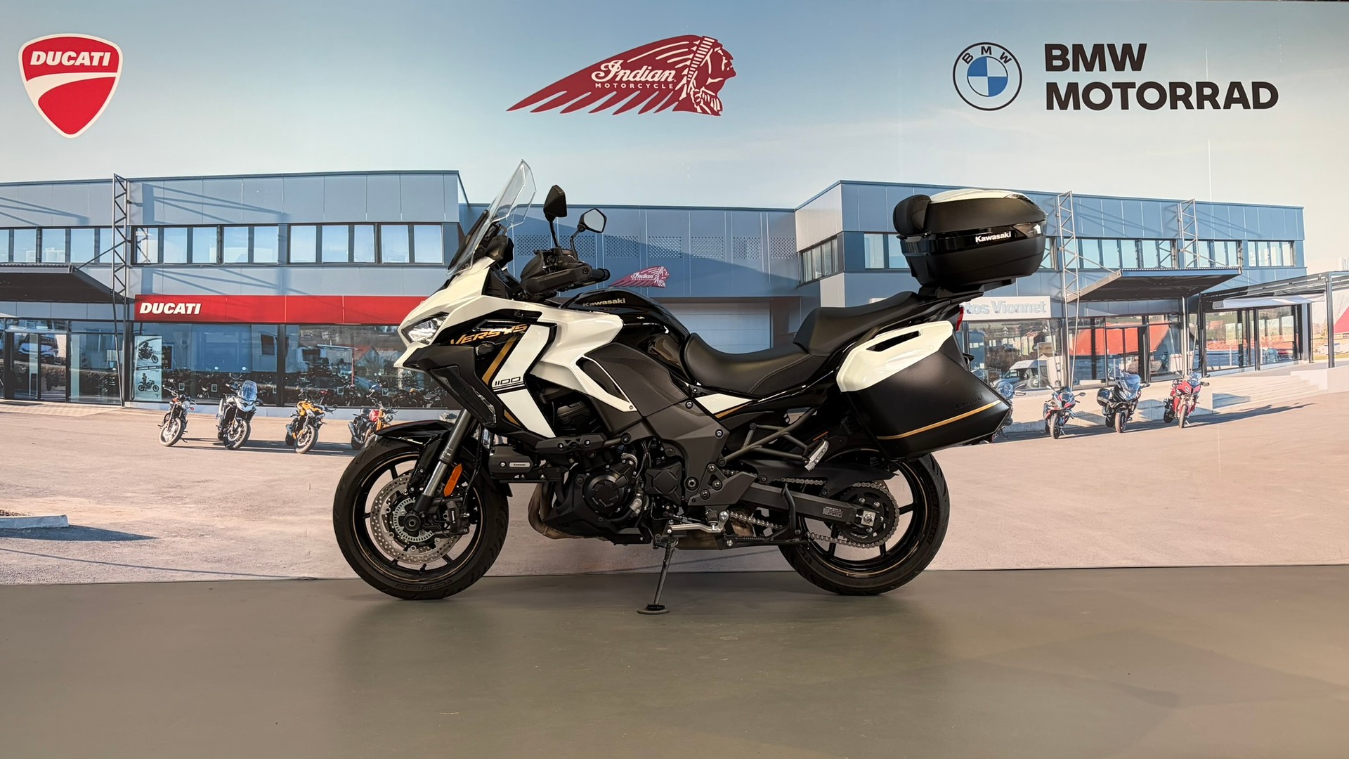 KAWASAKI Versys 1100 SE Grand Tourer-showroom-element-1