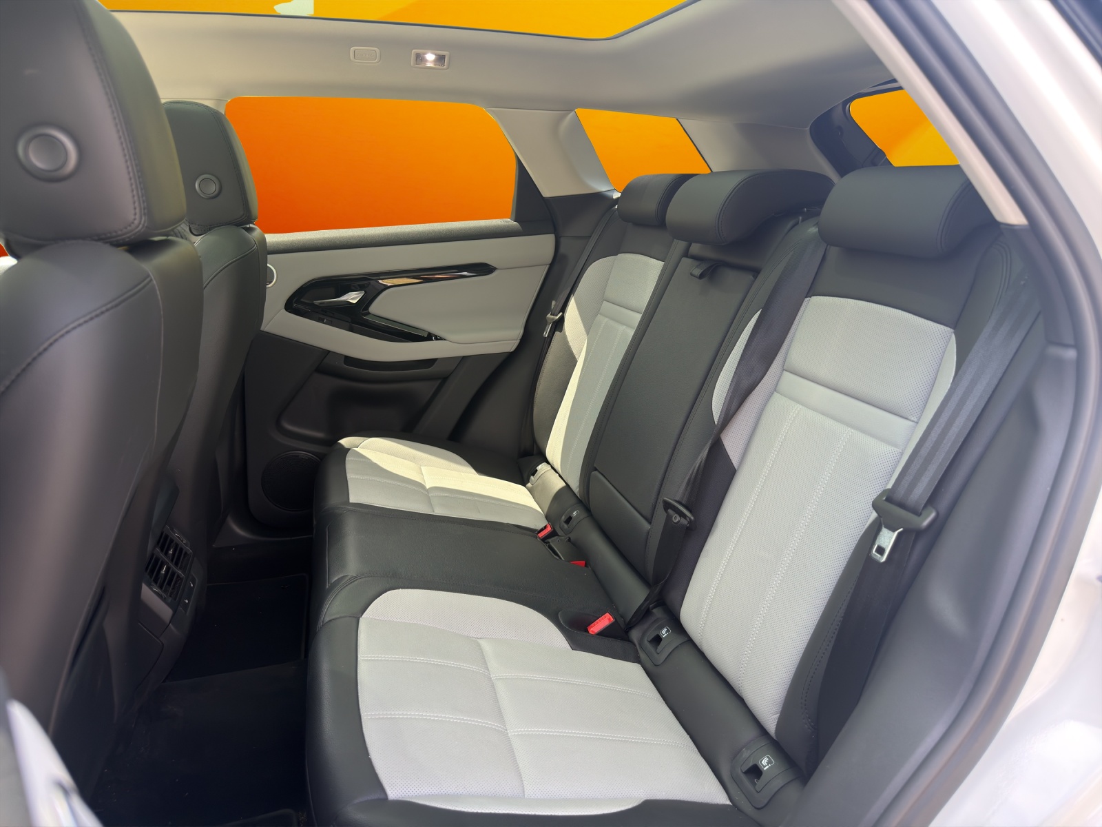 LAND ROVER Range Rover Evoque P 270e Dynamic HSE AT9-image-11