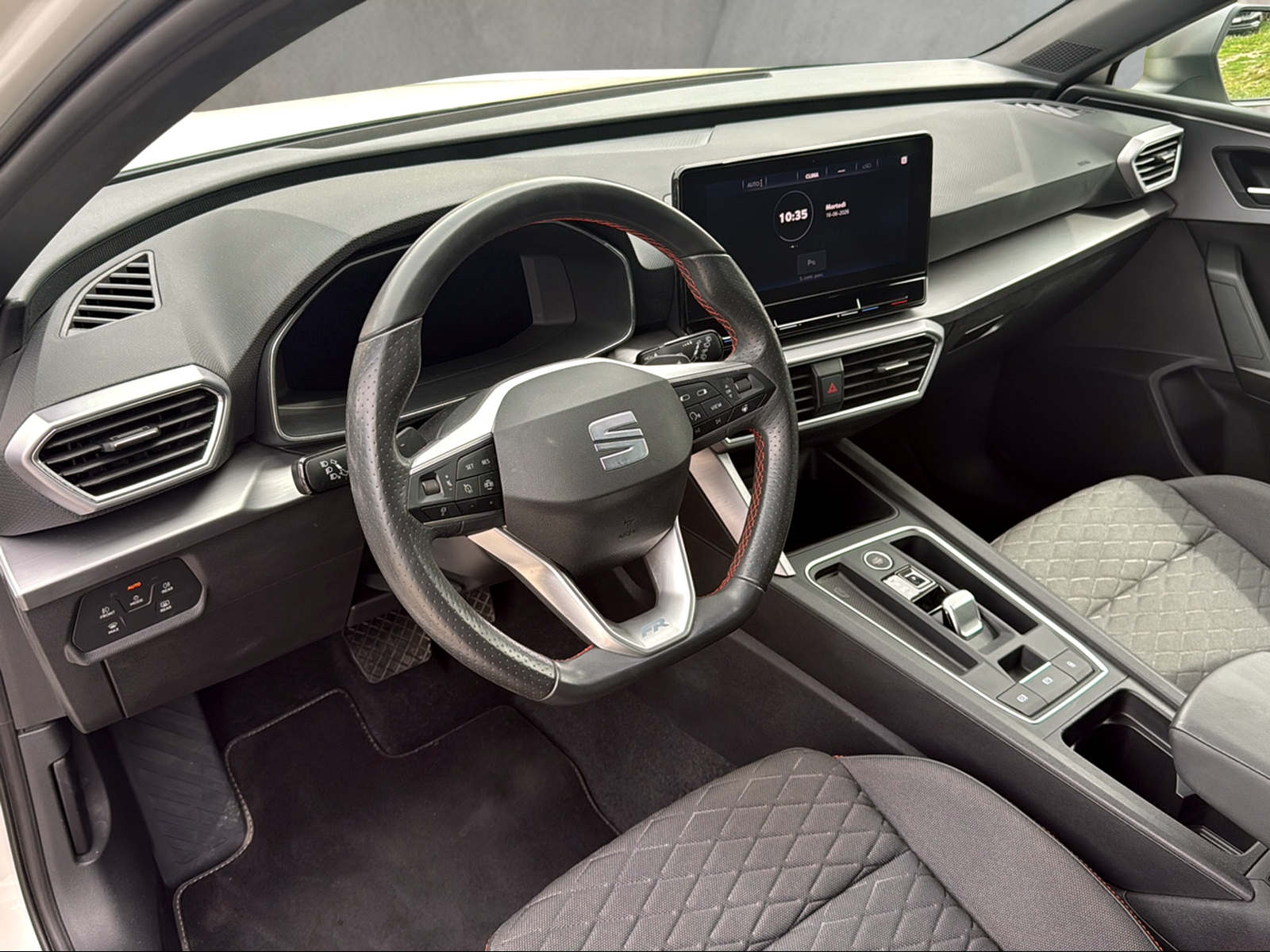SEAT Leon 1.5 eTSI mHEV DSG Hola FR-image-8