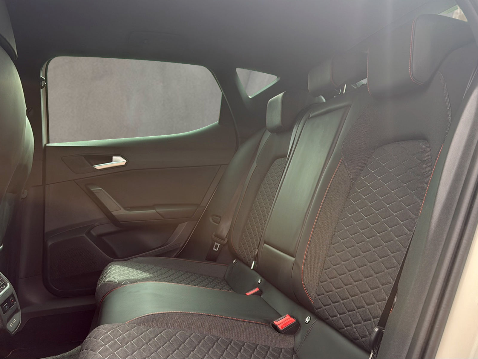 SEAT Leon 1.5 eTSI mHEV DSG Hola FR-image-10