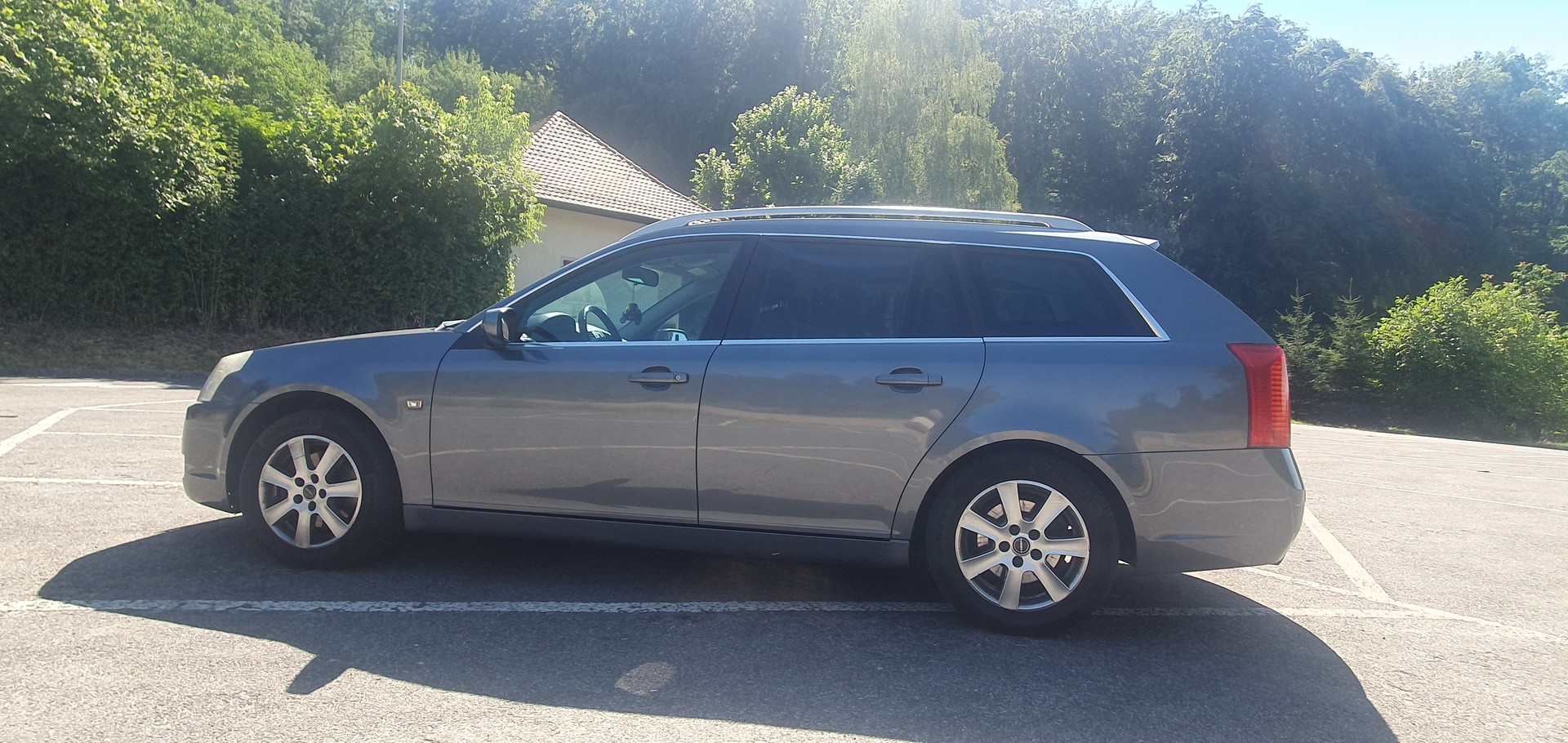 CADILLAC BLS Wagon 1.9TTD Elegance Automatic-image-9