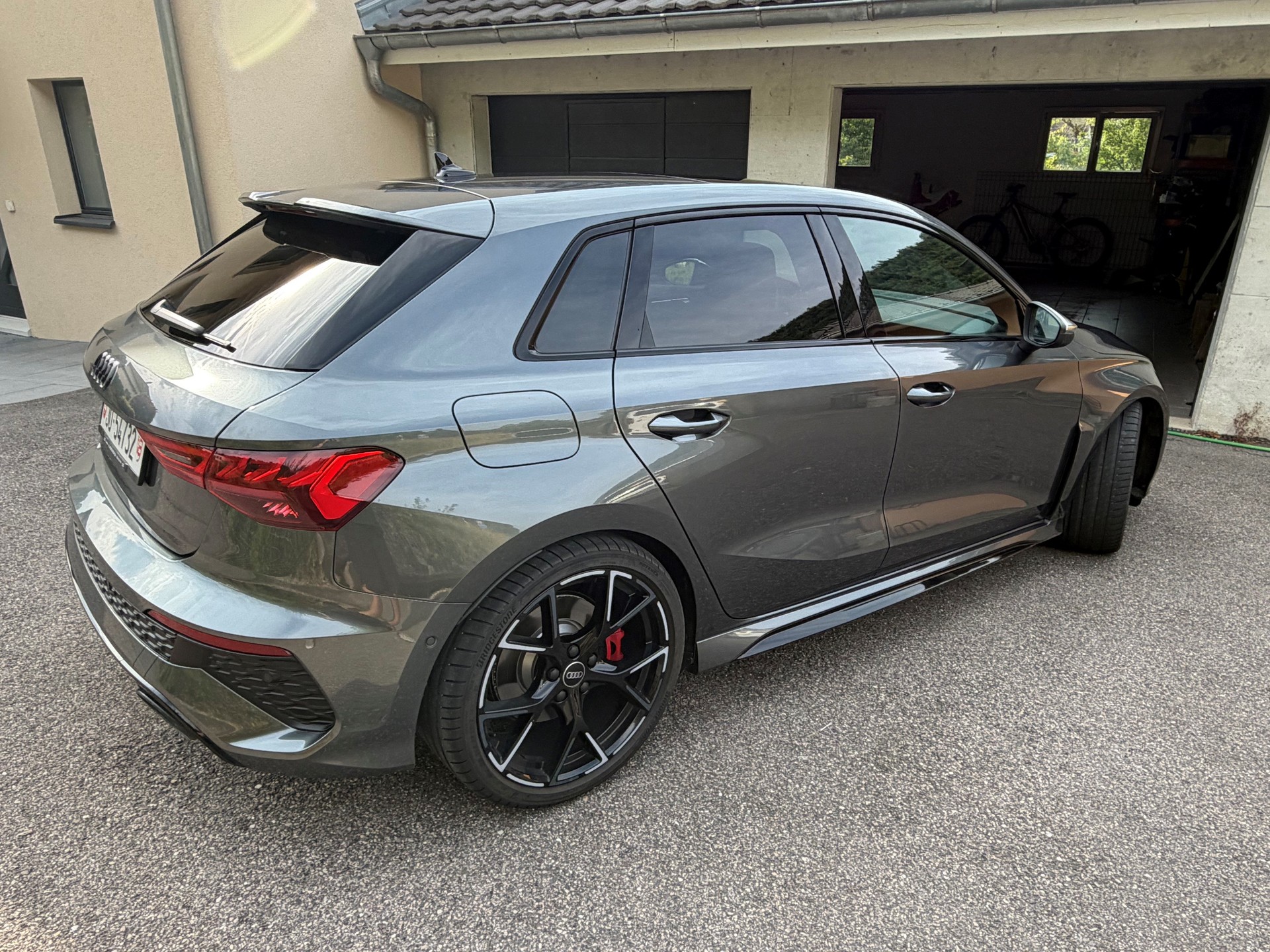 AUDI 2.5 TFSI quattro S-Tronic-image-4