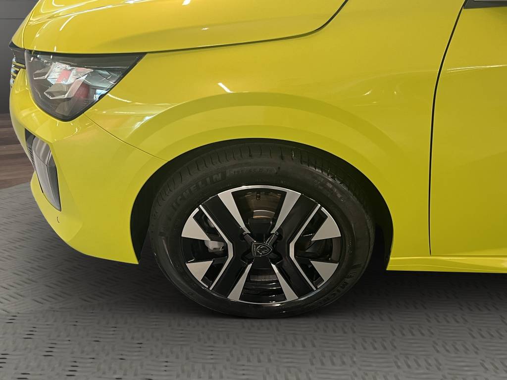 PEUGEOT 208 1.2 MHEV 110 Allure Premium-image-15