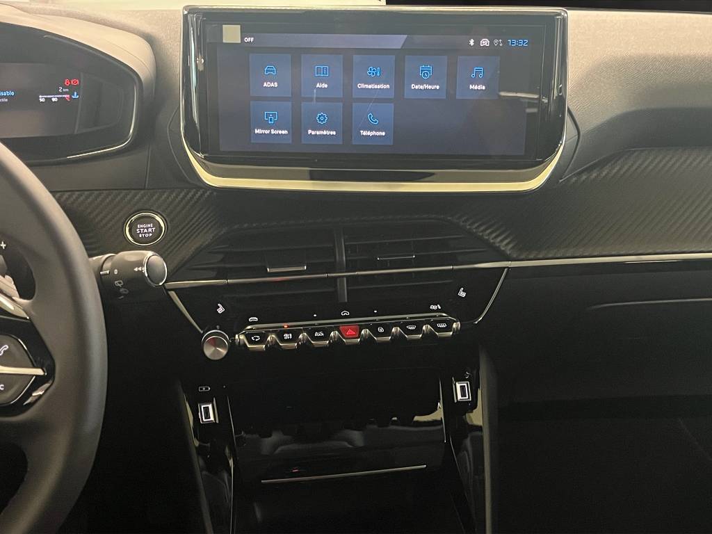 PEUGEOT 208 1.2 MHEV 110 Allure Premium-image-13