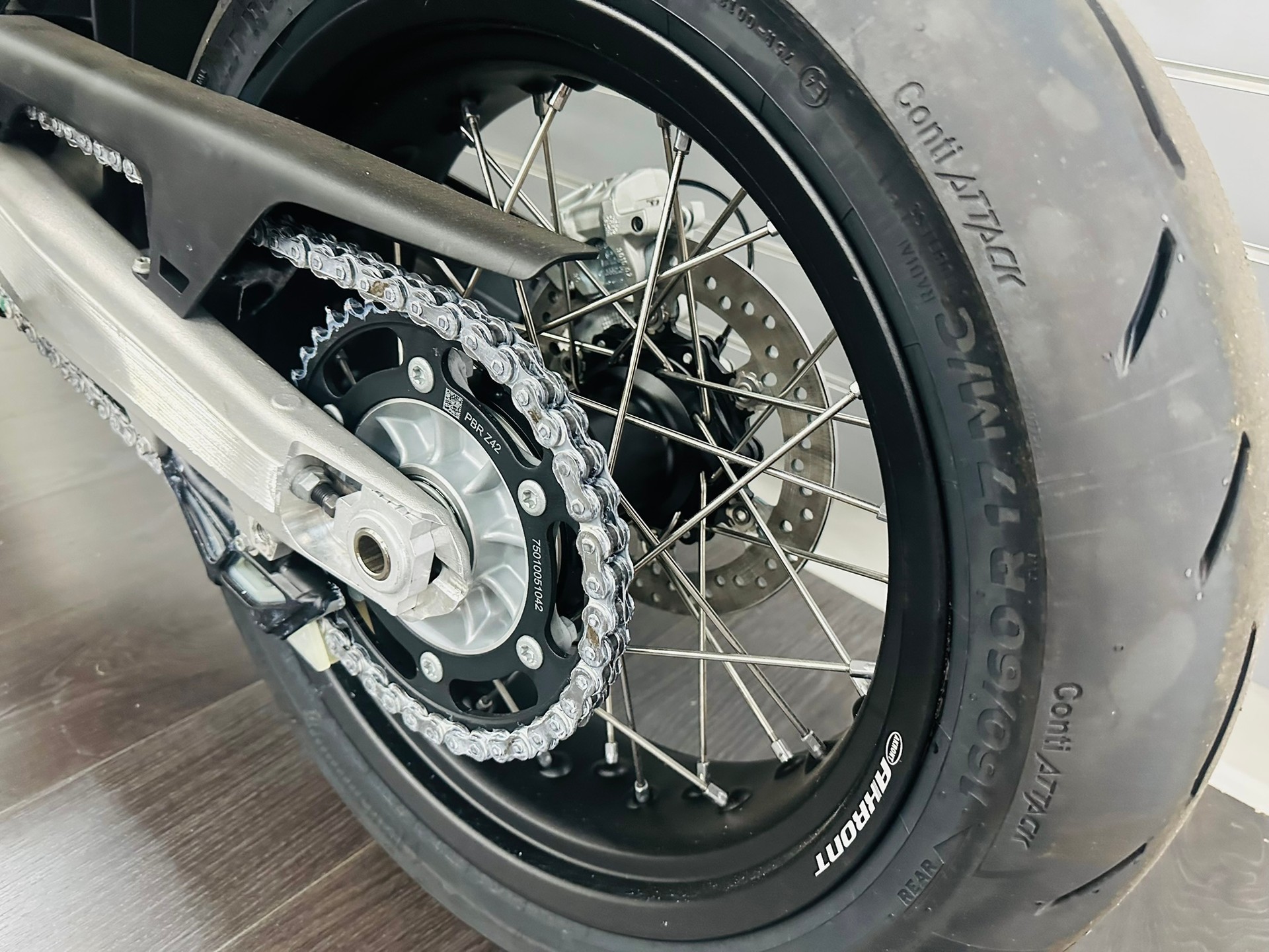 HUSQVARNA 701 Supermoto (35kW)-image-4