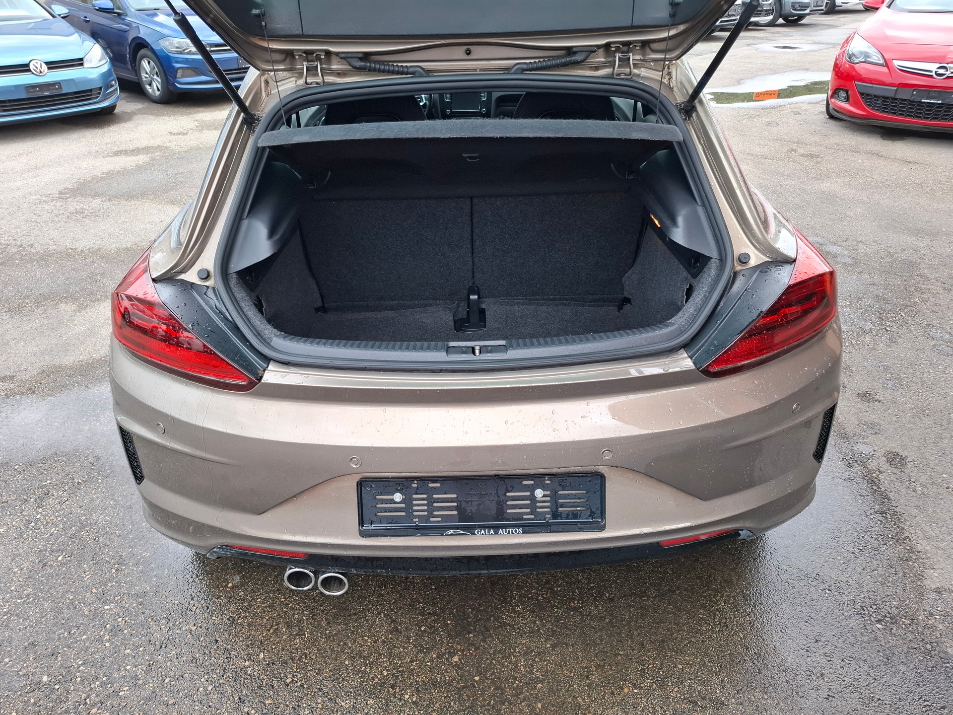 VW Scirocco 2.0 TSI BMT-image-11